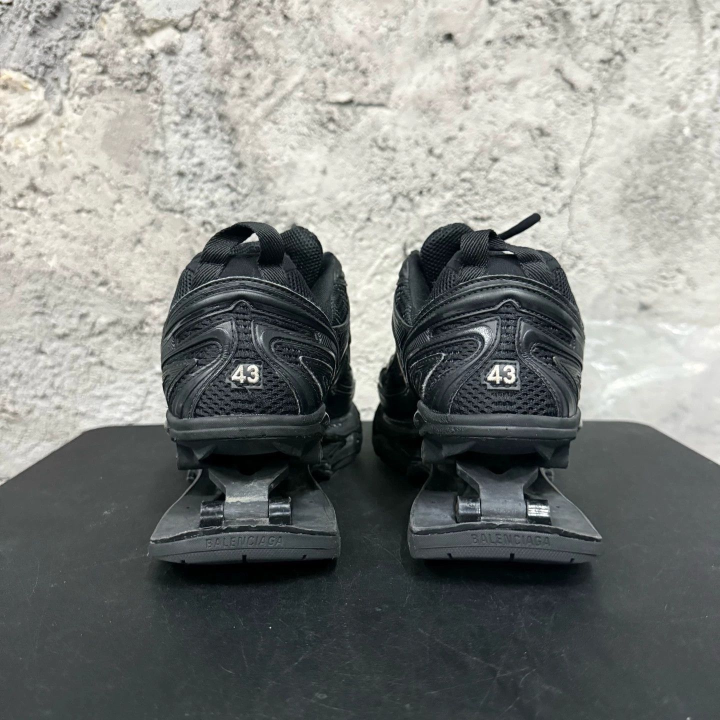 Balenciaga Black Low-Top Sneakers with Structured Supportive Sole Size US 10 / EU 43 - 3 Thumbnail