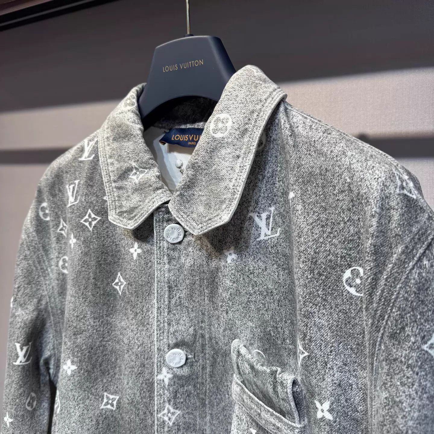 Louis Vuitton Gray Gradient Pattern Button-Up Shirt XS Size US XS / EU 42 / 0 - 5 Thumbnail