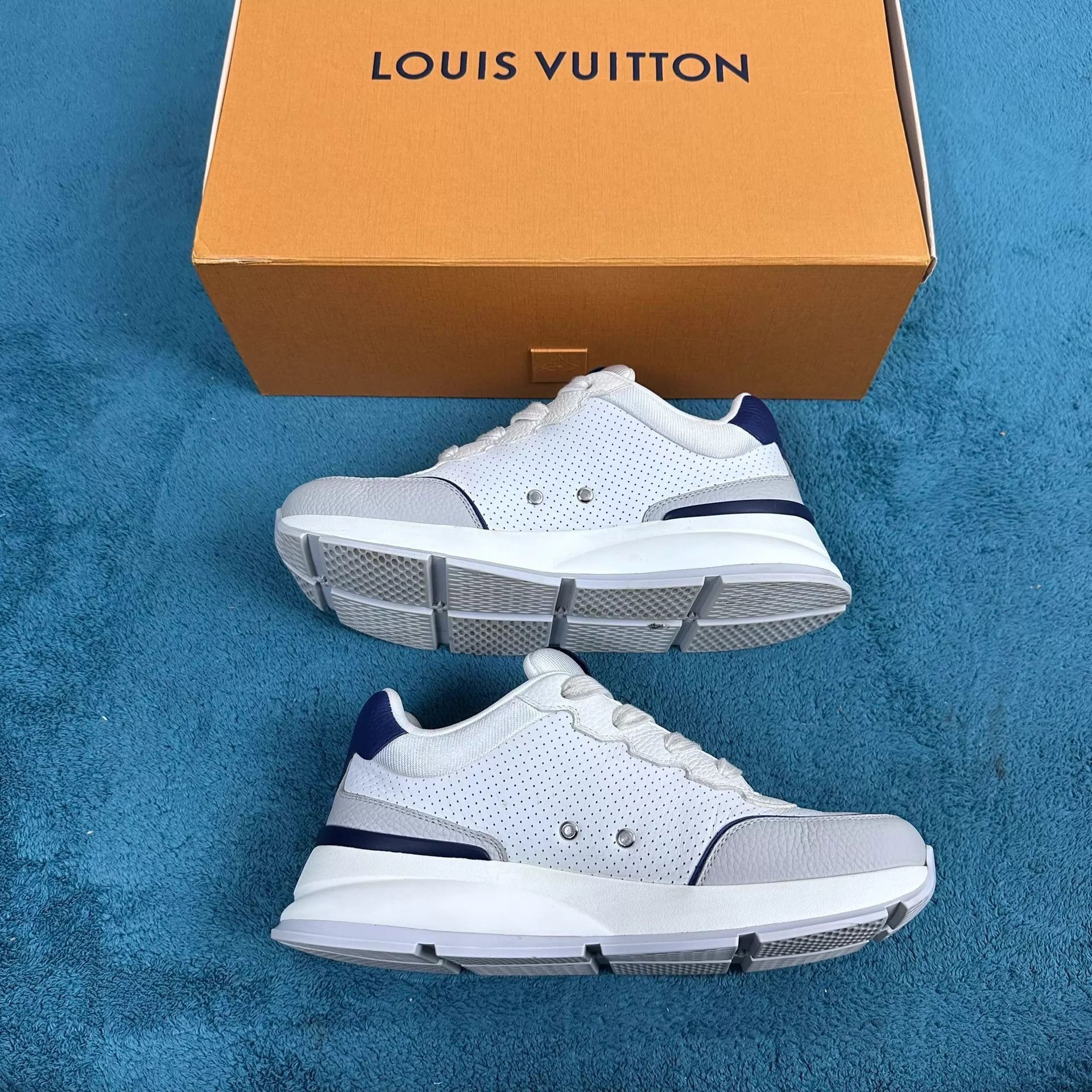 Louis Vuitton Multi Color Low-Top Sneakers Size 6.5 Size US 6.5 / EU 39-40 - 3 Thumbnail