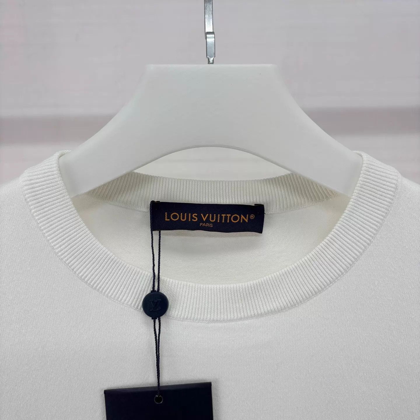 Louis Vuitton White Short-Sleeve Embroidered T-Shirt Size US S / EU 44-46 / 1 - 3 Thumbnail