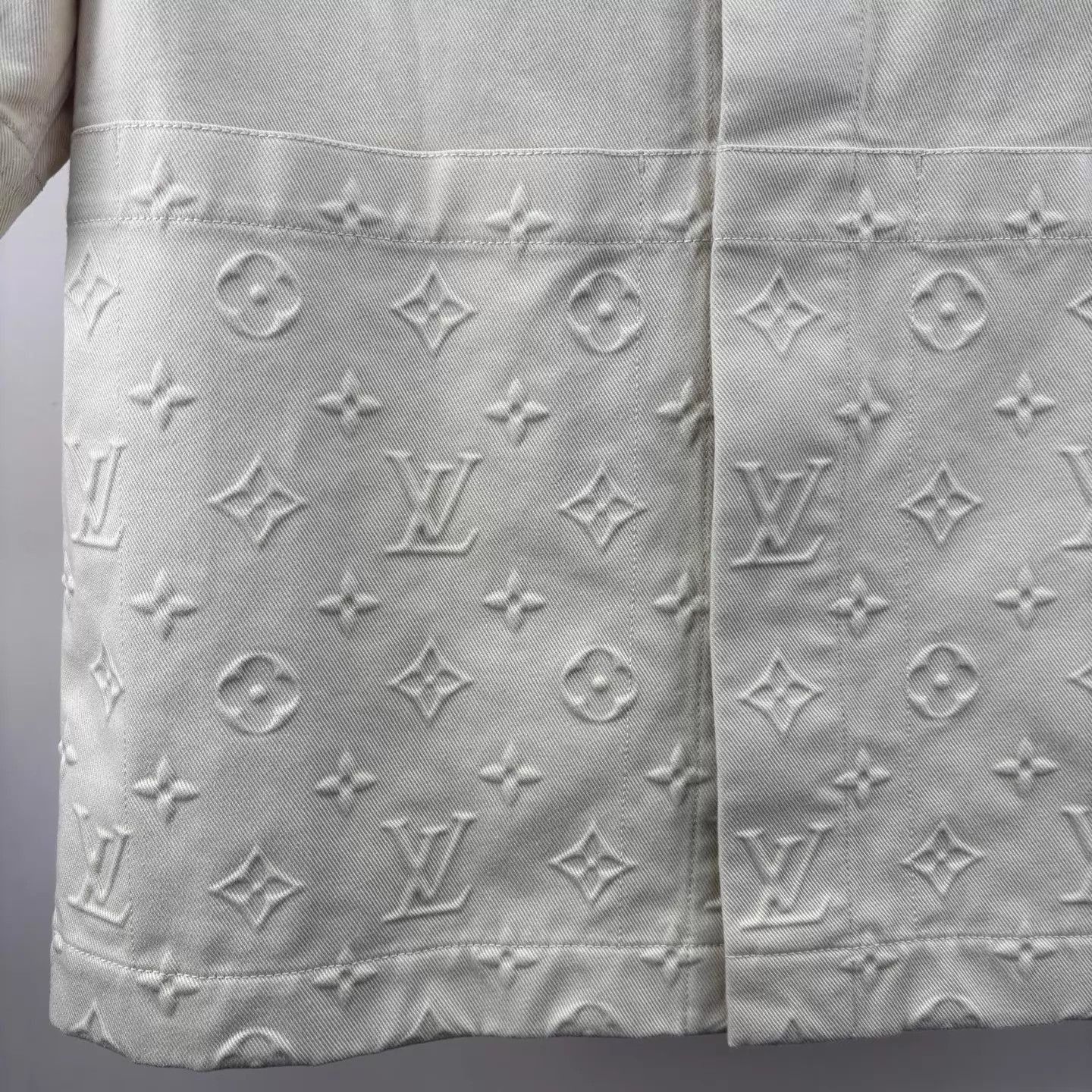 Louis Vuitton Yellow Short-Sleeve Shirt with Embossed Pattern Size US L / EU 52-54 / 3 - 5 Thumbnail