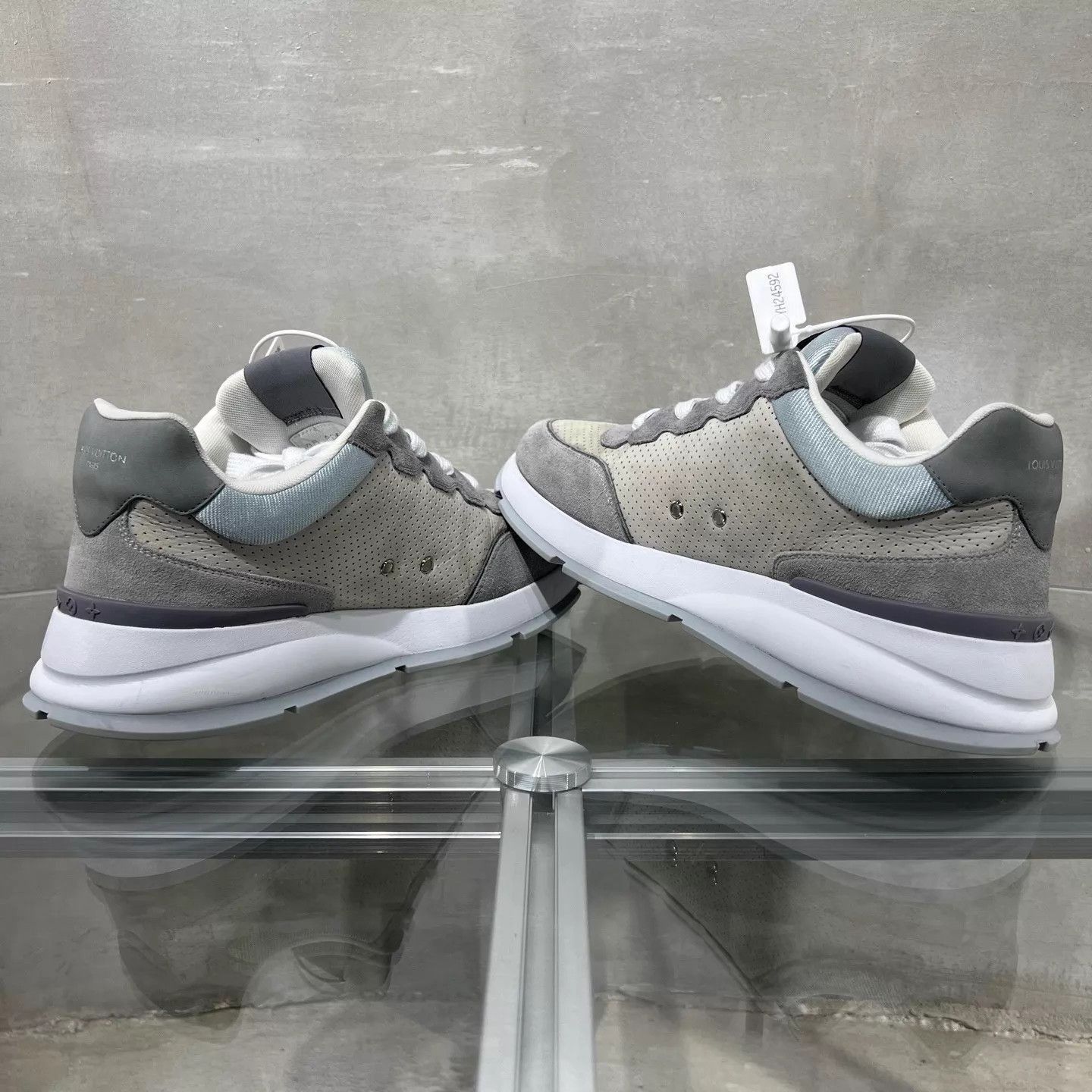 Louis Vuitton Gray Low-Top Sneakers Size 8 Size US 8 / EU 41 - 5 Thumbnail