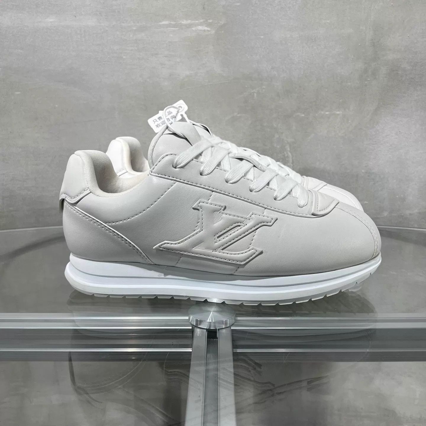 Louis Vuitton White Low-Top Sneakers Size 8.5 Size US 8.5 / EU 41-42 - 4 Thumbnail
