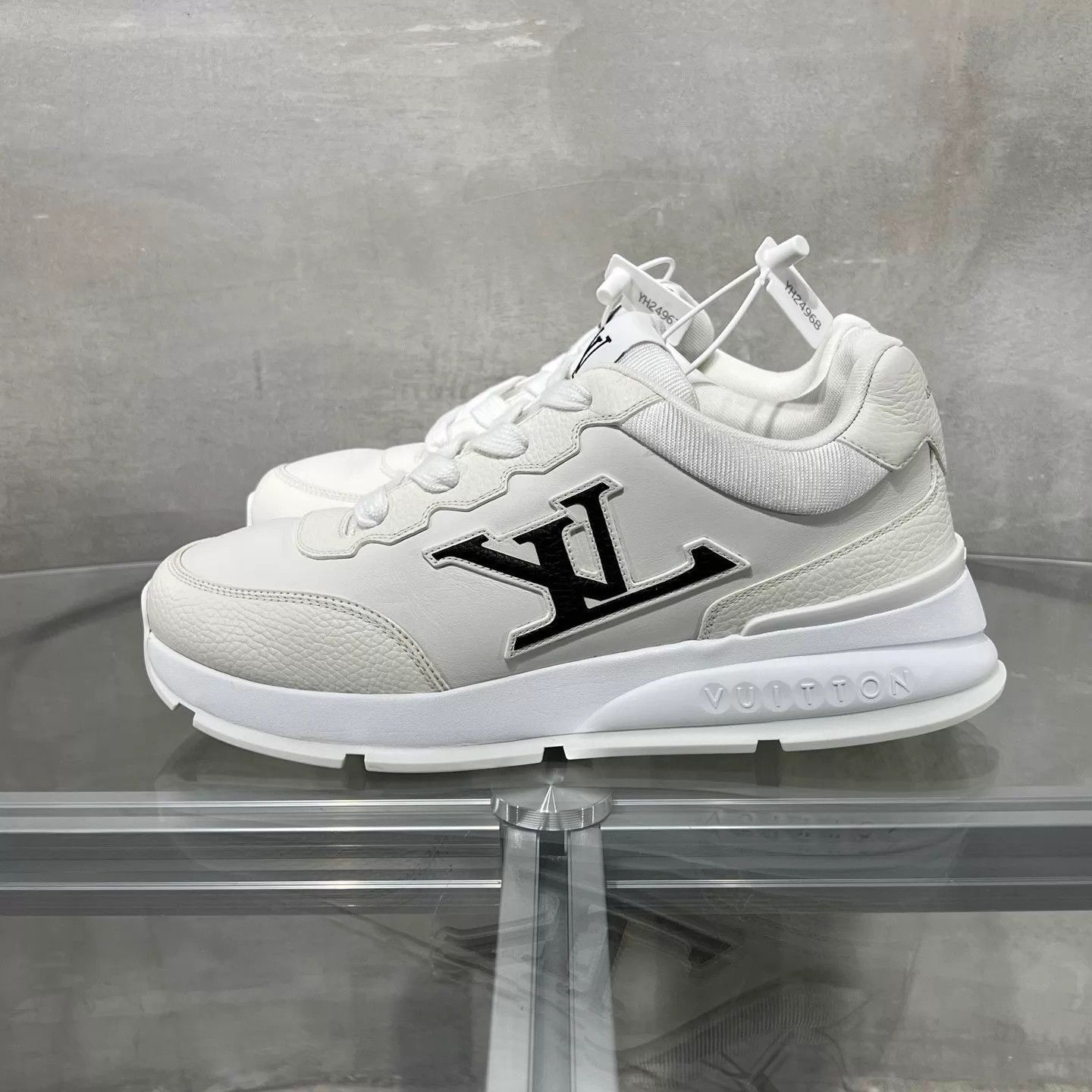 Louis Vuitton White Low-Top Sneakers Size 8 Size US 8 / EU 41 - 3 Thumbnail