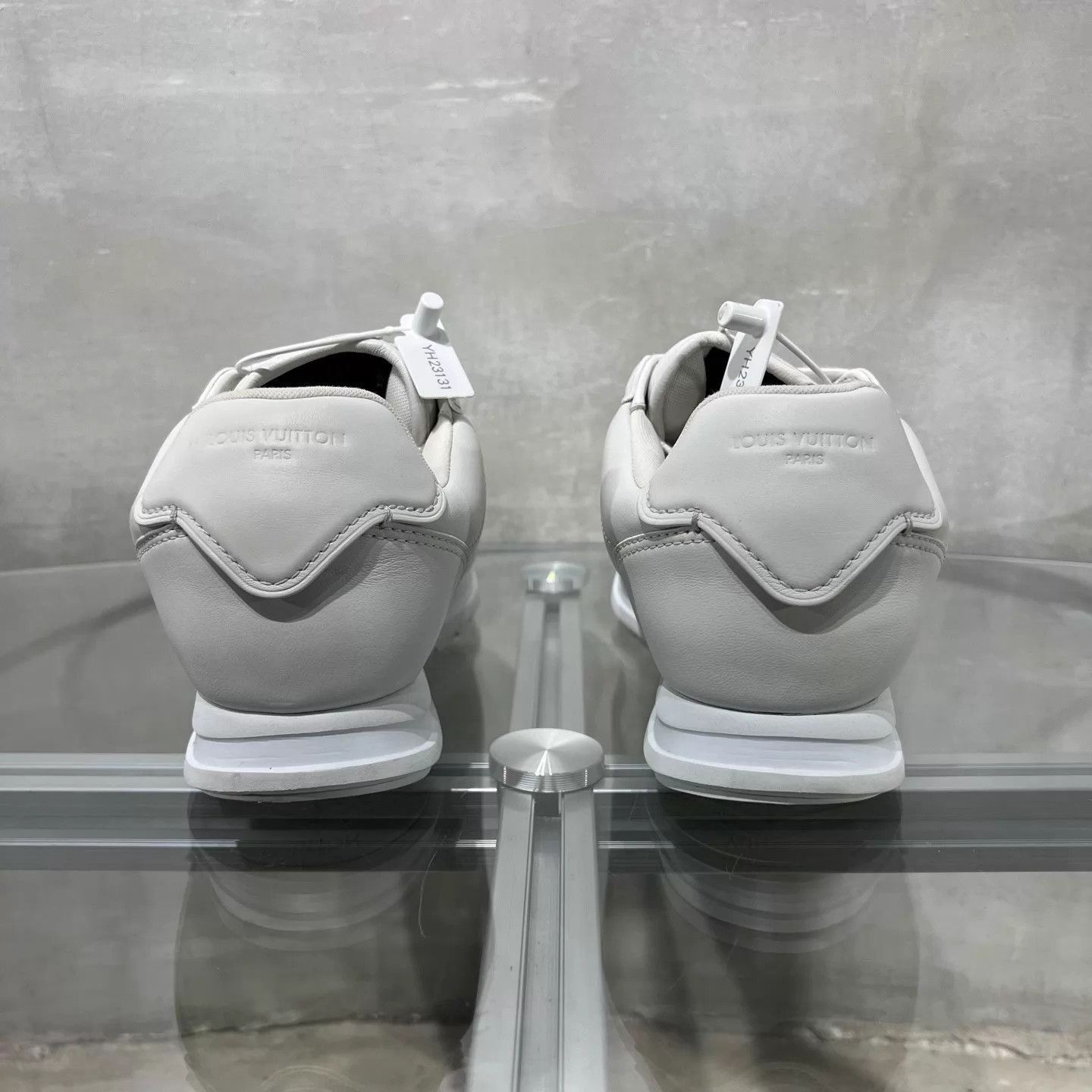 Louis Vuitton White Low-Top Sneakers Size 8.5 Size US 8.5 / EU 41-42 - 6 Thumbnail