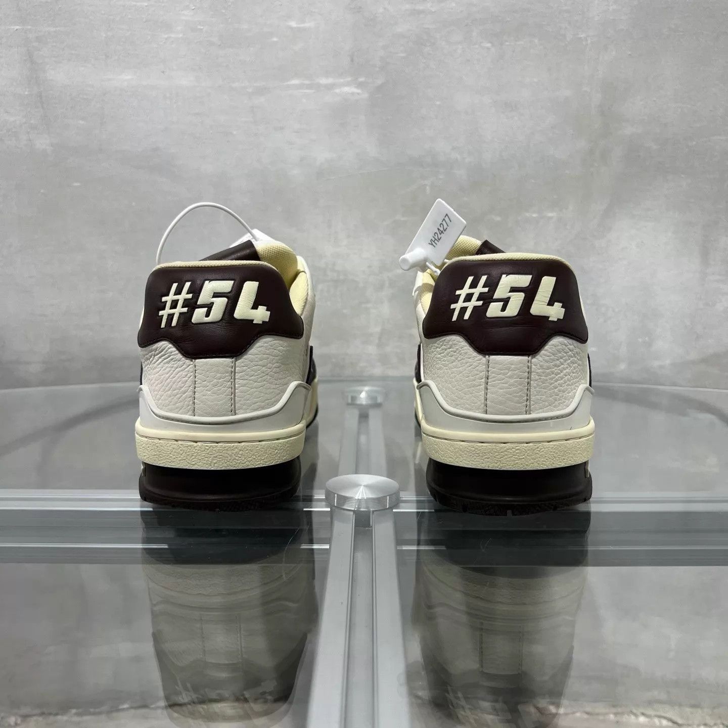 Louis Vuitton Brown Low-Top Sneakers with Checkered Design Size US 7 / EU 40 - 6 Thumbnail
