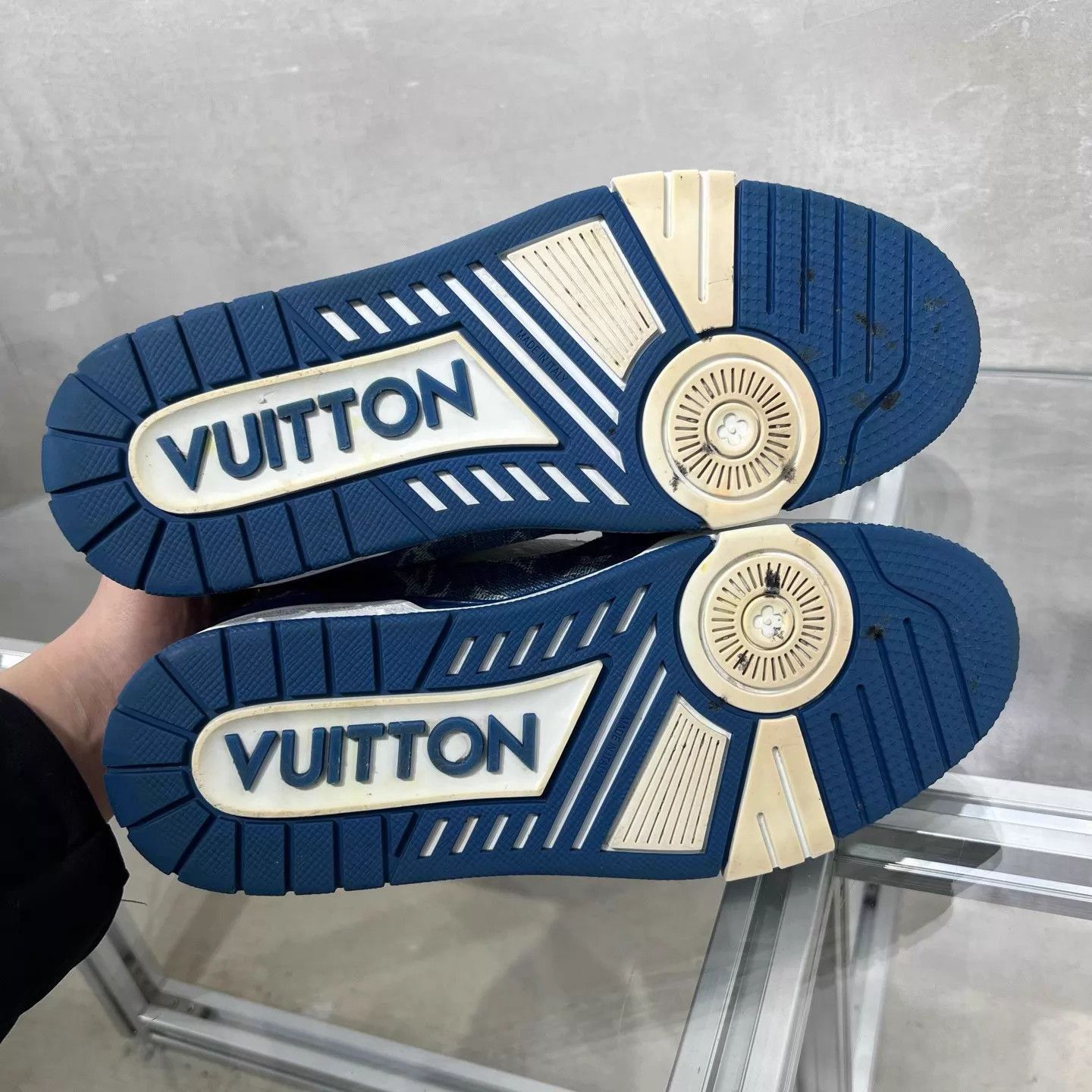 Louis Vuitton Multi-Color Low-Top Sneakers Size 6.5 Size US 6.5 / EU 39-40 - 7 Thumbnail