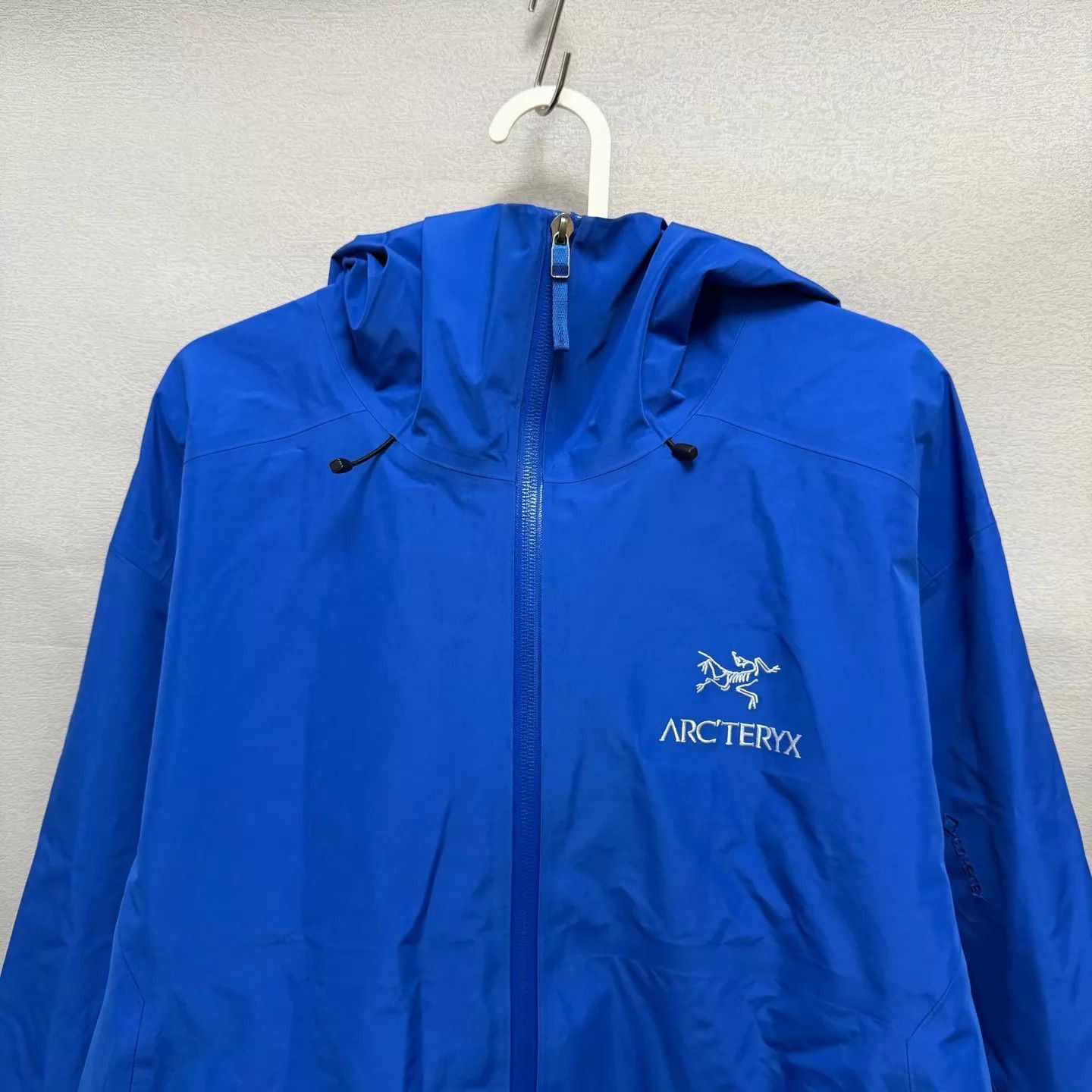 Arc'teryx Blue Lightweight Hooded Jacket Size L Size US L / EU 52-54 / 3 - 3 Thumbnail