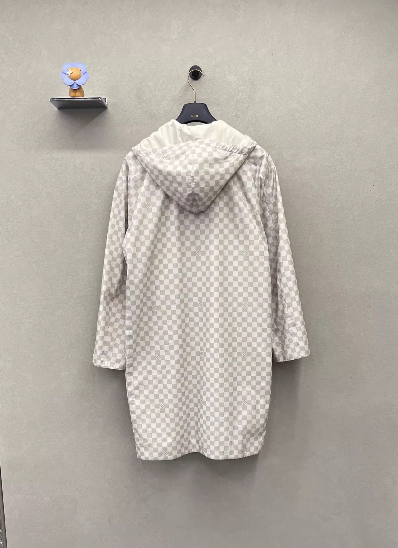 Louis Vuitton Multi Checkered Long Raincoat with Hood Size US S / EU 44-46 / 1 - 2 Thumbnail