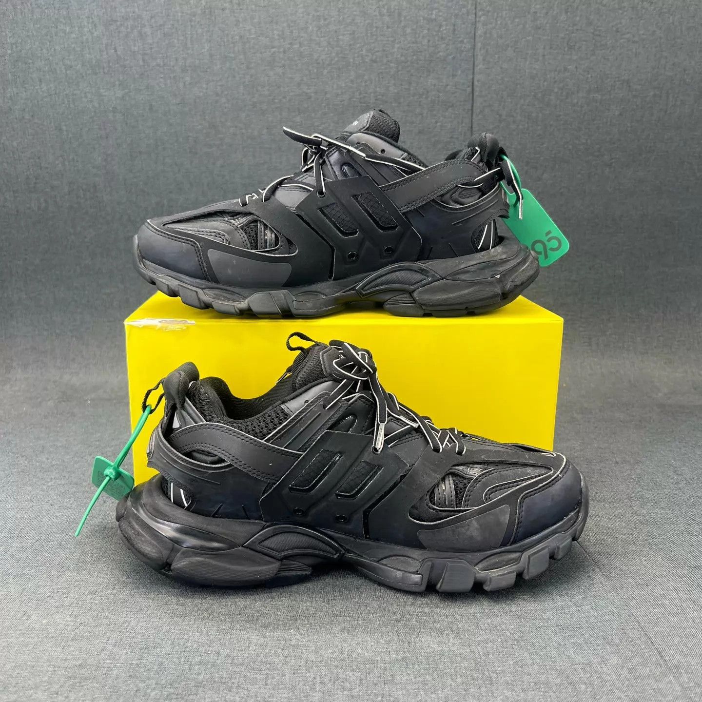 Balenciaga Black Low-Top Sneakers Size 8 Size US 8 / EU 41 - 3 Thumbnail