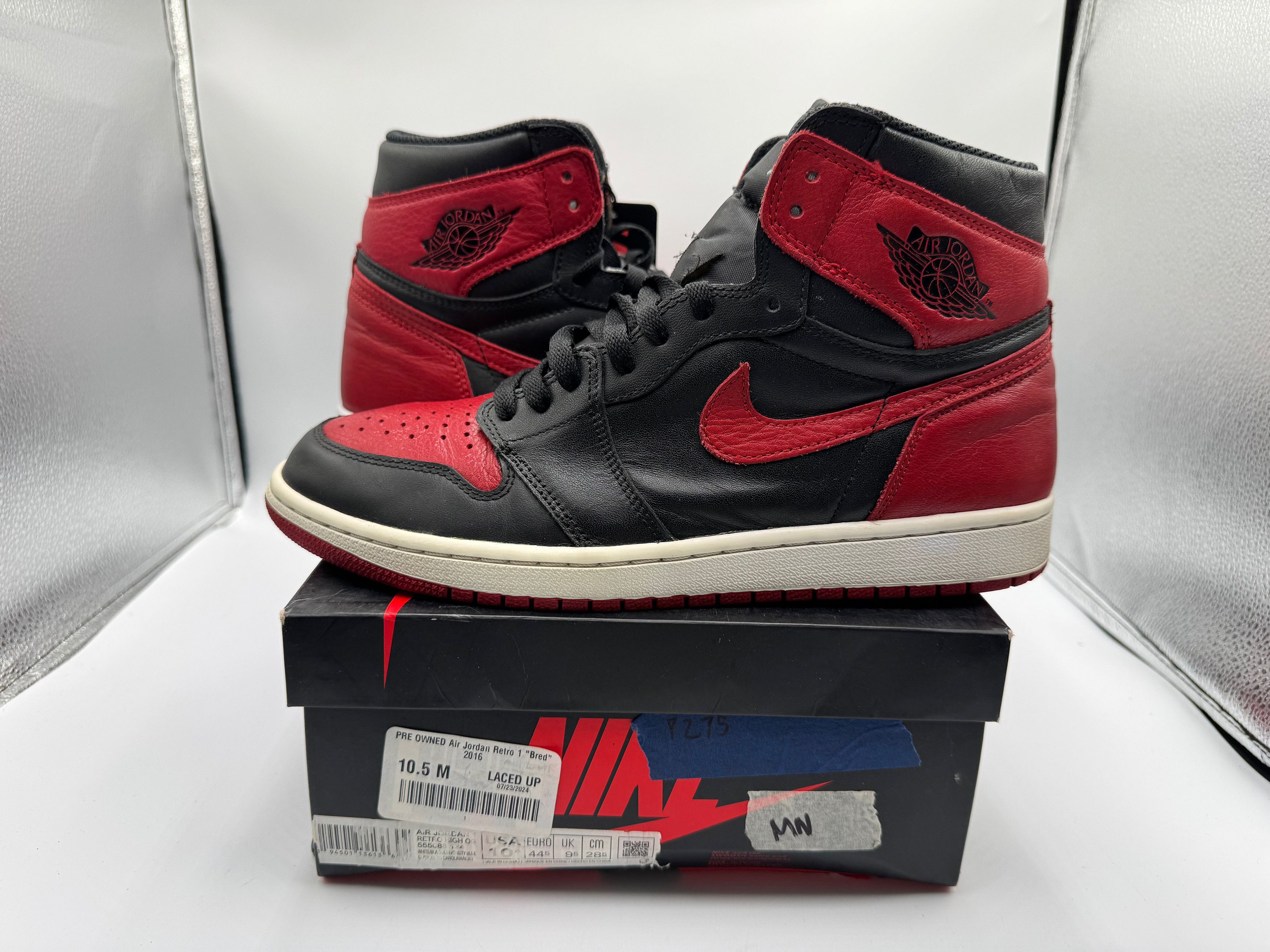 Jordan Brand PRE OWNED Air Jordan Retro 1 "Bred" 2016 Size US 10.5 / EU 43-44 - 2 Thumbnail