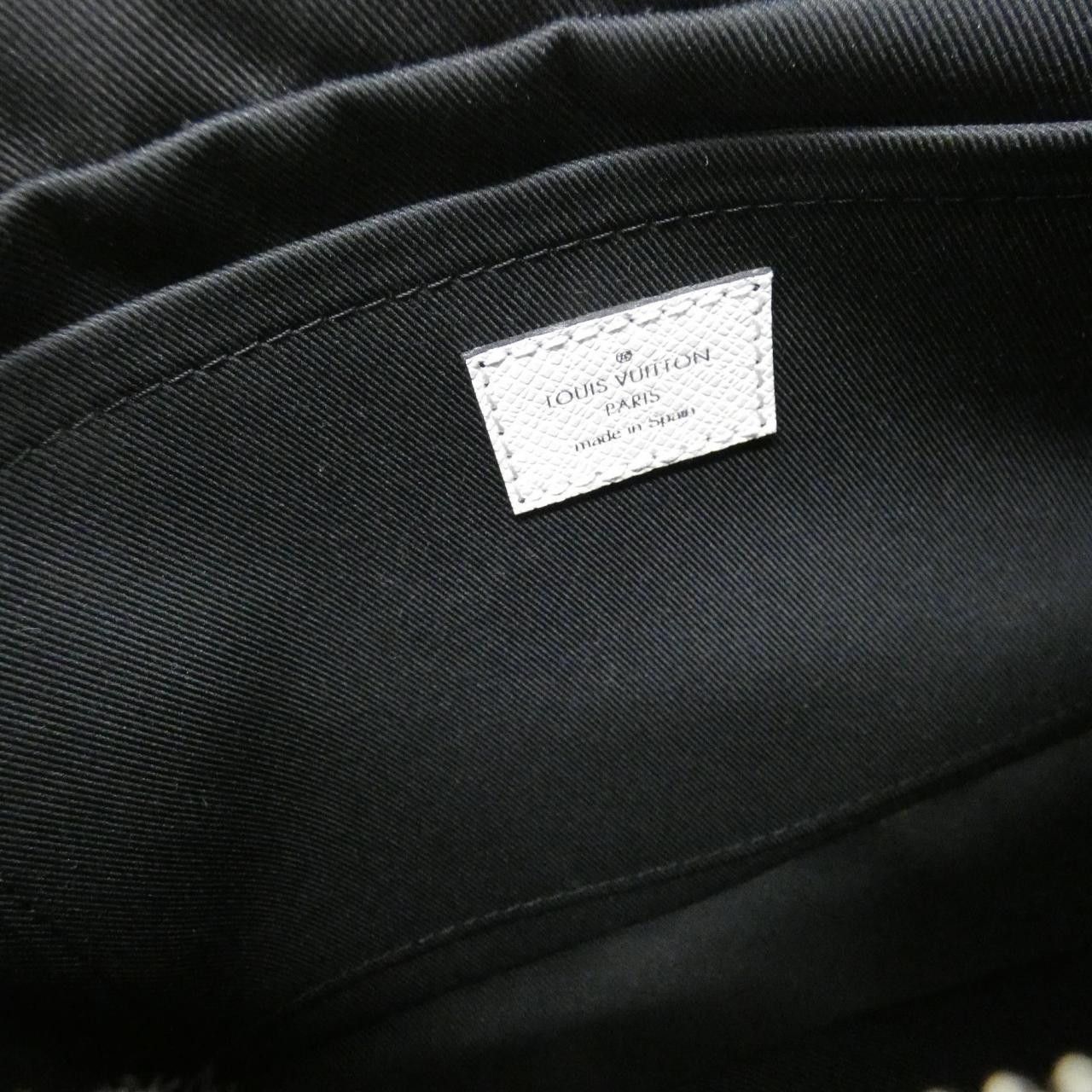 Louis Vuitton Louis Vuitton Louis Vuitton Taiga Lama Alpha Messenger Coated Canvas Calf Shoulder Bag Textile Shoulder Bag M31069 DUTY FREE for USA Size ONE SIZE - 7 Thumbnail
