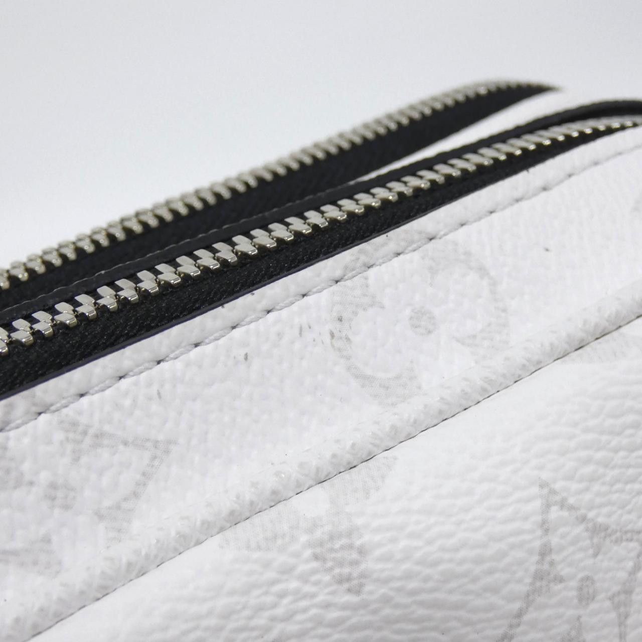 Louis Vuitton Louis Vuitton Louis Vuitton Taiga Lama Alpha Messenger Coated Canvas Calf Shoulder Bag Textile Shoulder Bag M31069 DUTY FREE for USA Size ONE SIZE - 4 Thumbnail