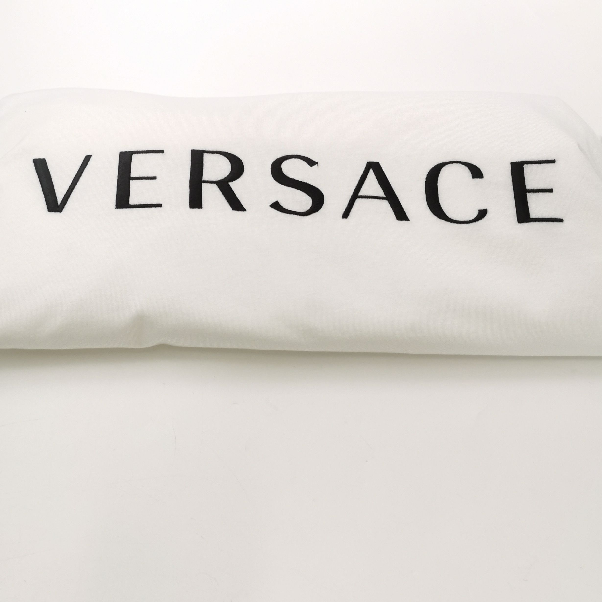 Versace Versace White Logo-Print Oversized T-Shirt Size US XXL / EU 58 / 5 - 6 Thumbnail