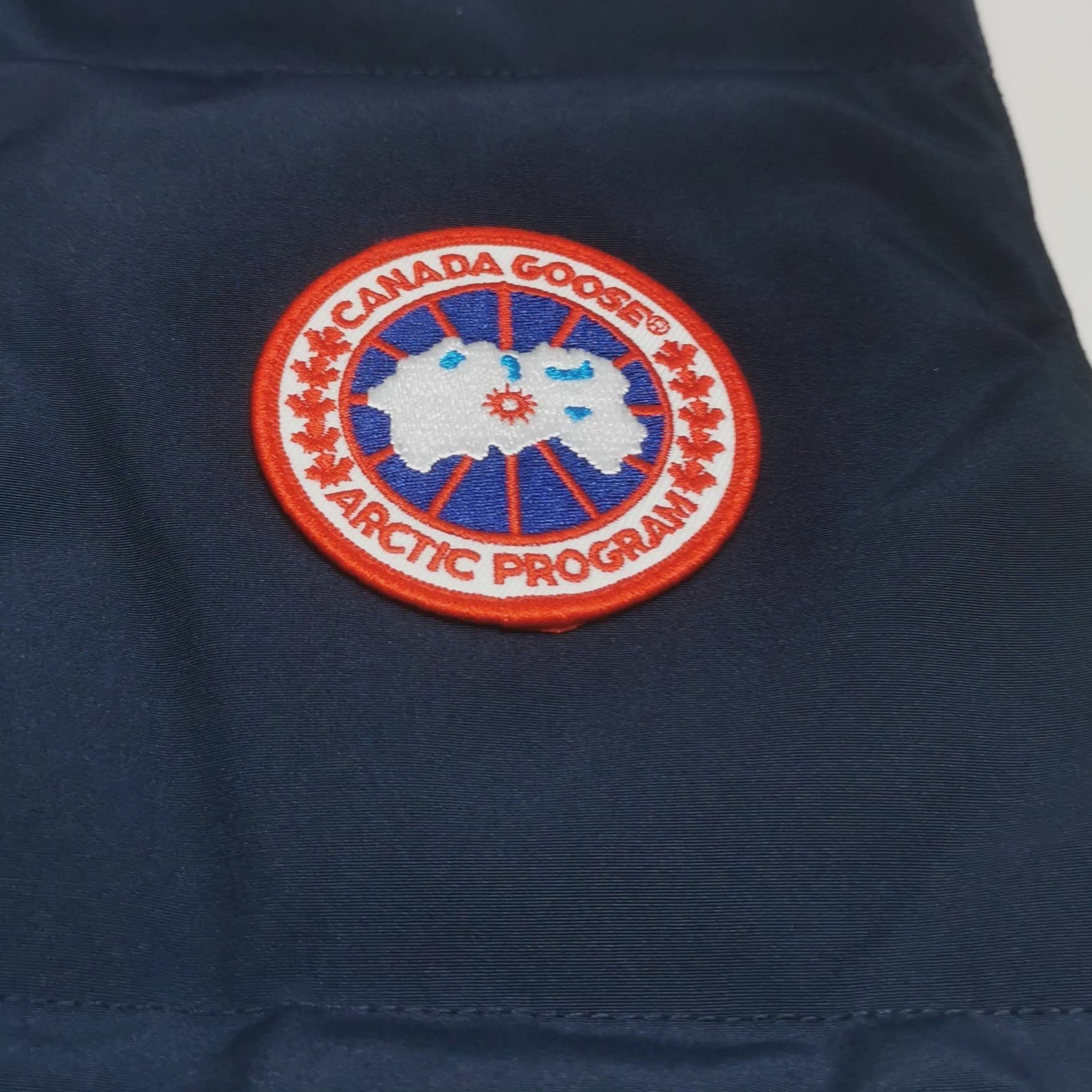 Canada Goose Canada Goose Camo Quilted Logo Vest S Size US S / EU 44-46 / 1 - 5 Thumbnail