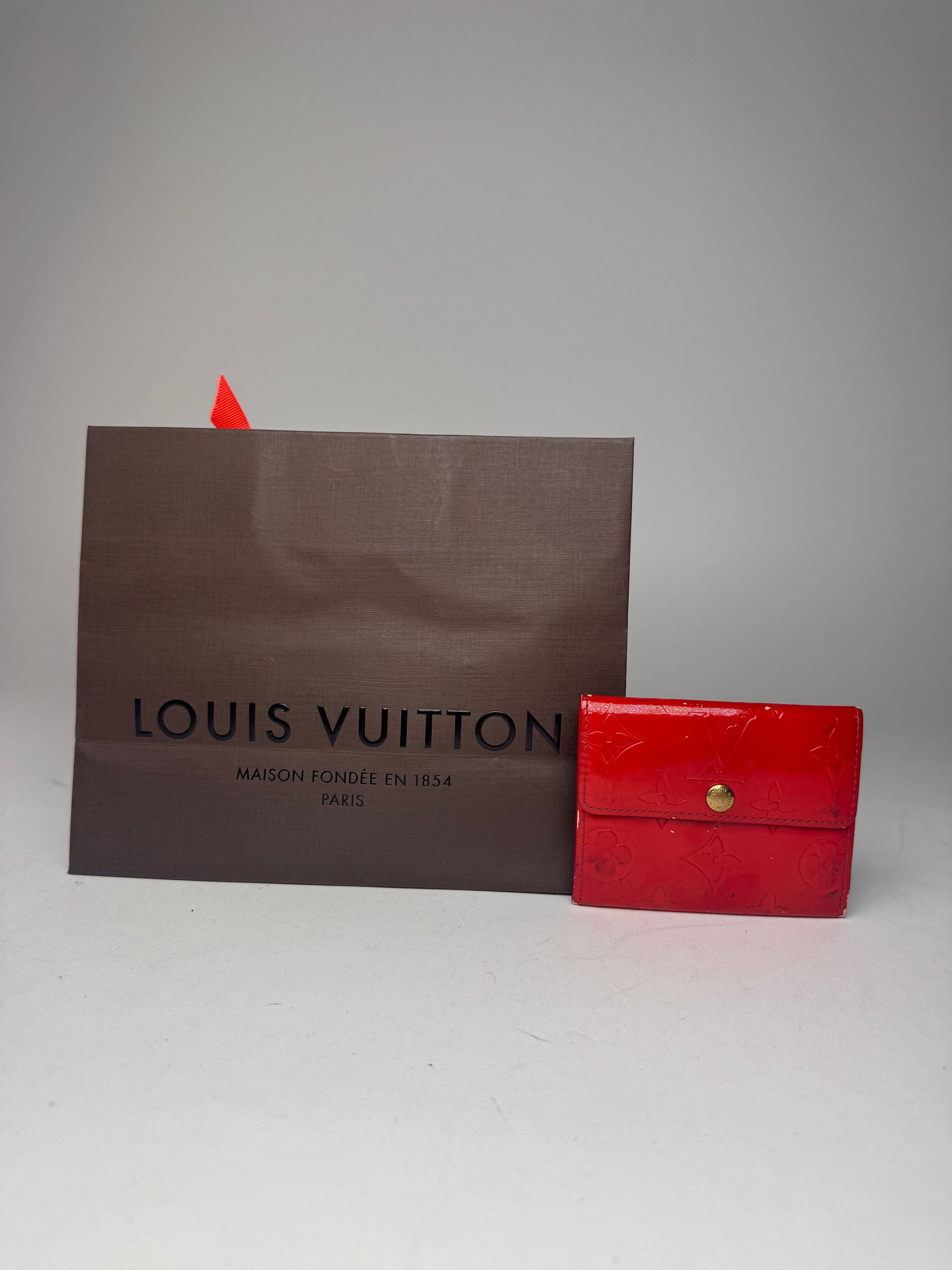 Louis Vuitton Vintage Vernis Leather Card Holder Red Size ONE SIZE - 3 Thumbnail