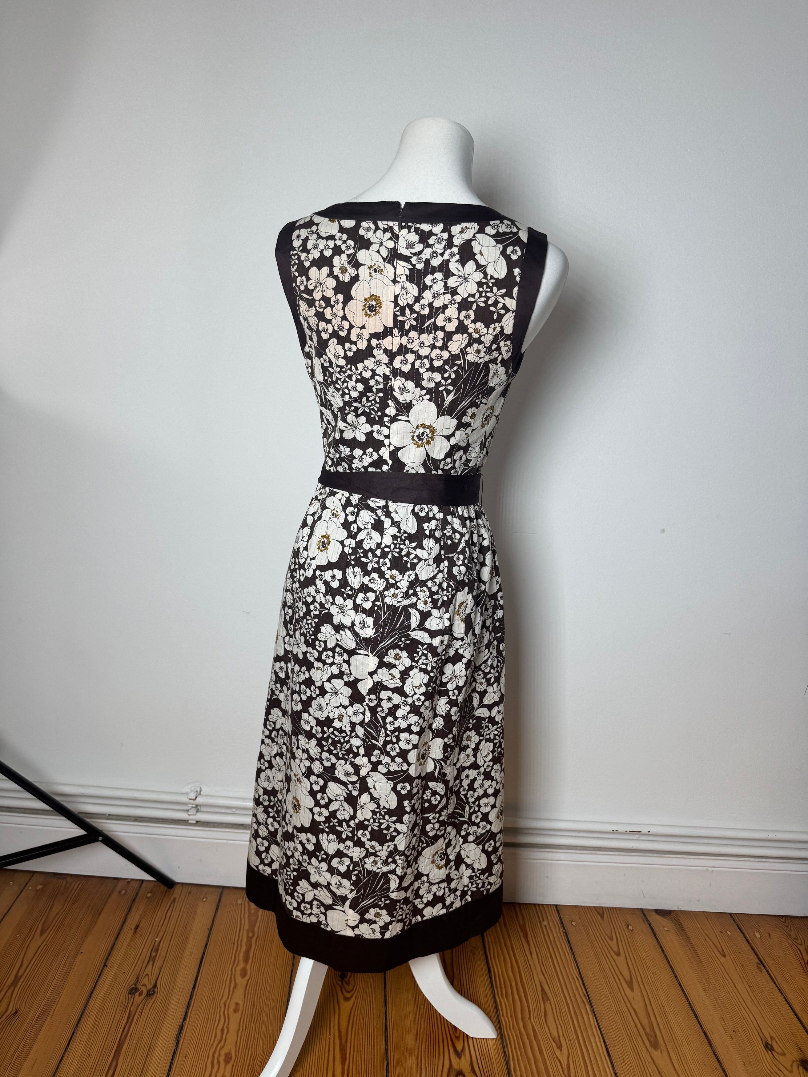 Burberry Vintage Floral Dresd Black White Size S / US 4 / IT 40 - 3 Thumbnail