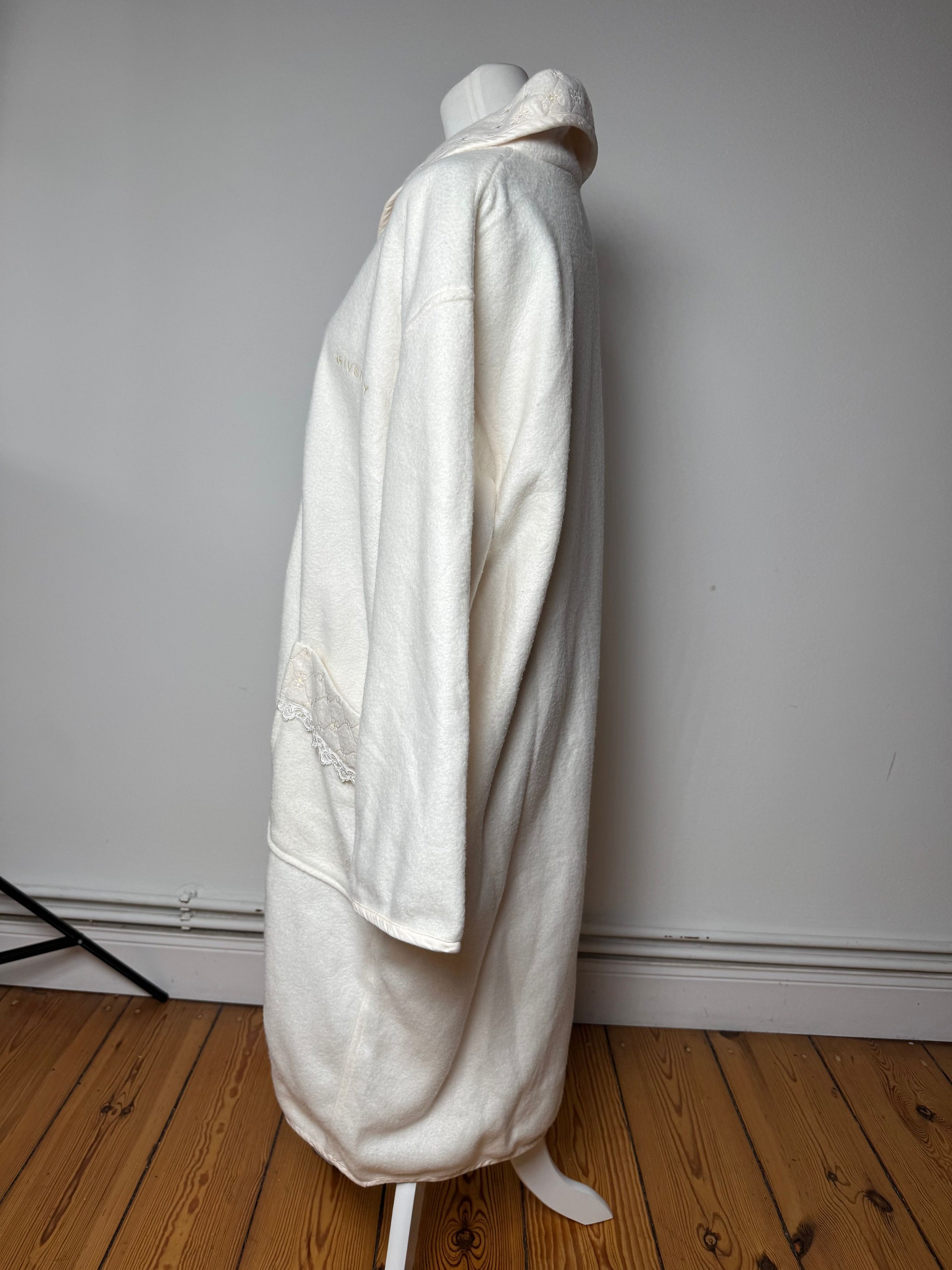 Givenchy Vintage Coat White L Size L / US 10 / IT 46 - 2 Thumbnail