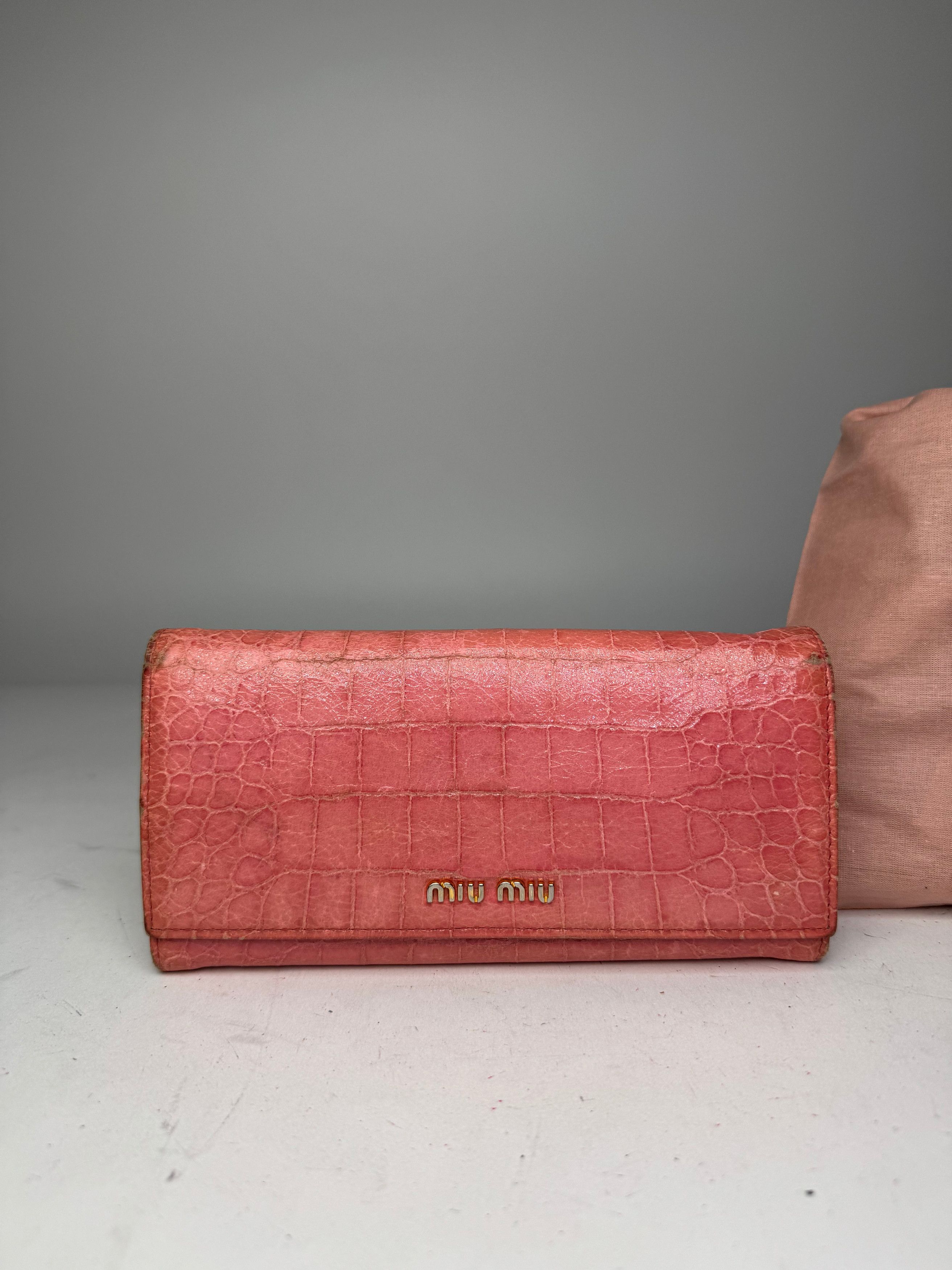 Miu Miu Vintage Crocodile Emblossed Patent Leather wallet Pink Size ONE SIZE - 5 Thumbnail