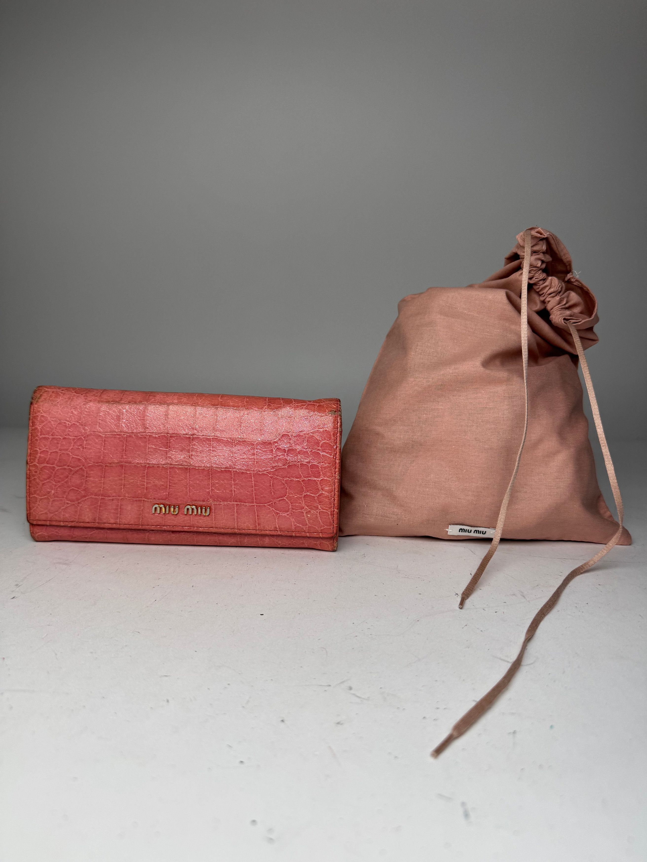 Miu Miu Vintage Crocodile Emblossed Patent Leather wallet Pink Size ONE SIZE - 9 Thumbnail