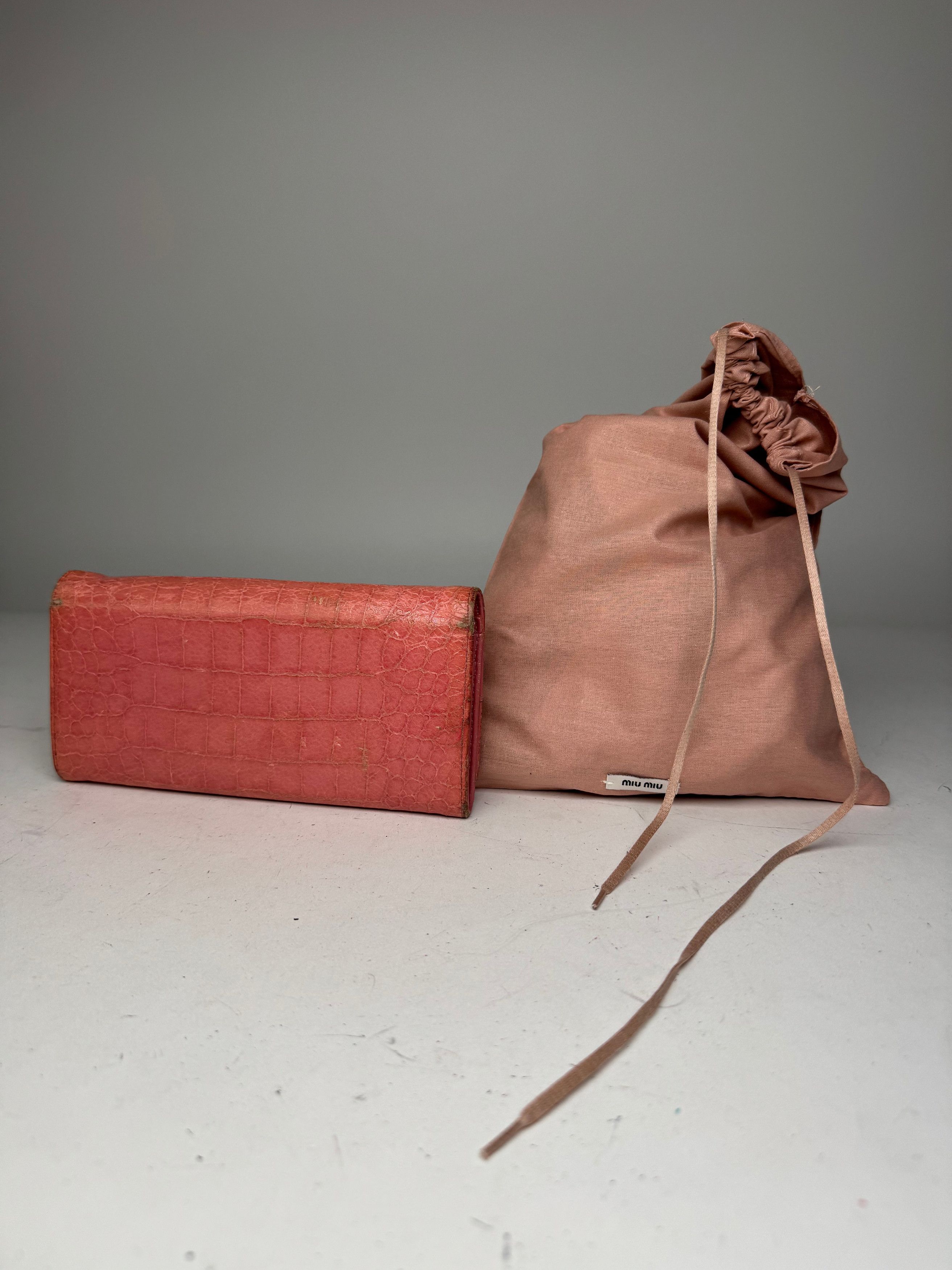 Miu Miu Vintage Crocodile Emblossed Patent Leather wallet Pink Size ONE SIZE - 2 Thumbnail