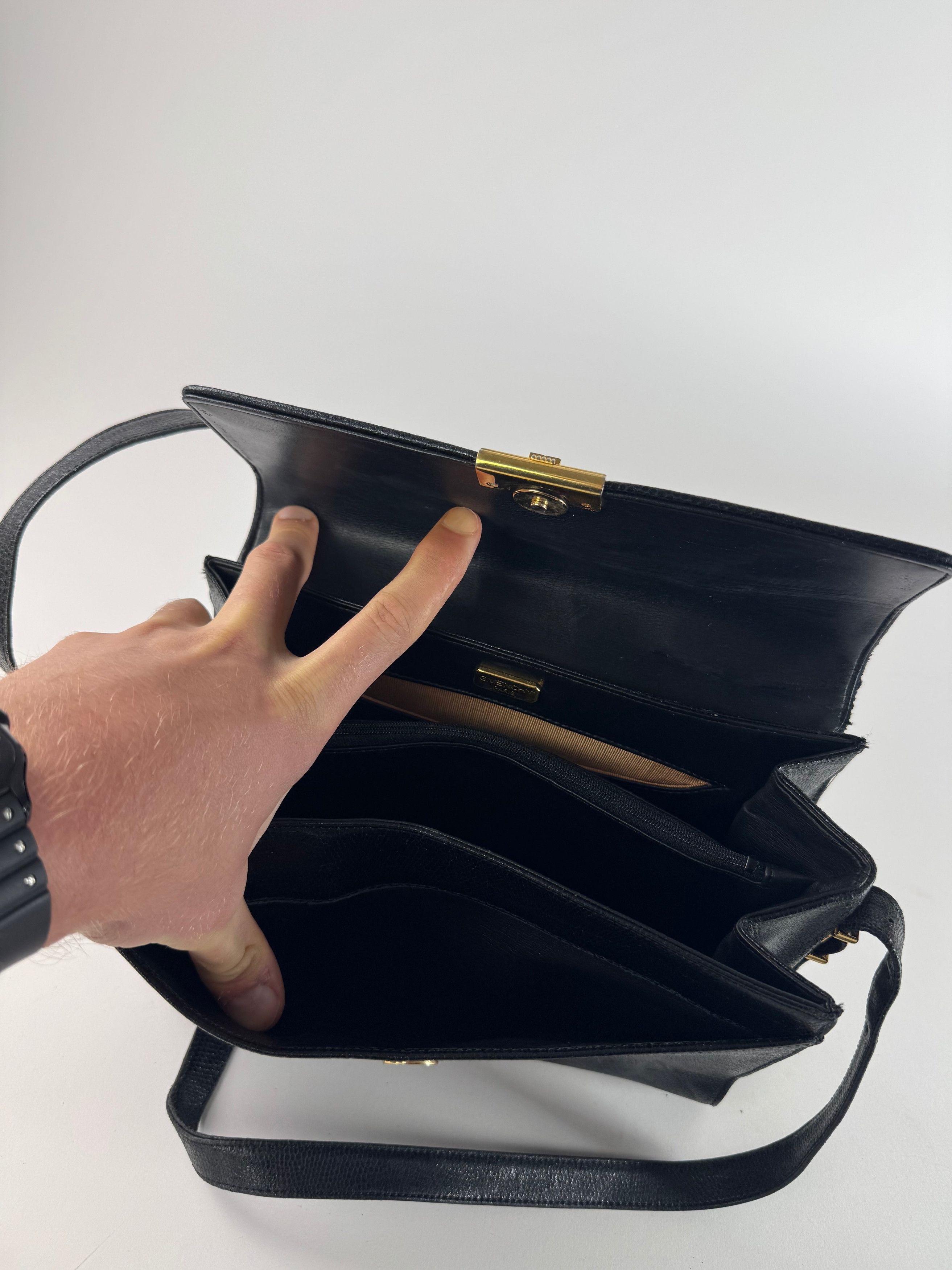 Givenchy Vintage Snake Emblossed Leather Bag black Size ONE SIZE - 3 Thumbnail