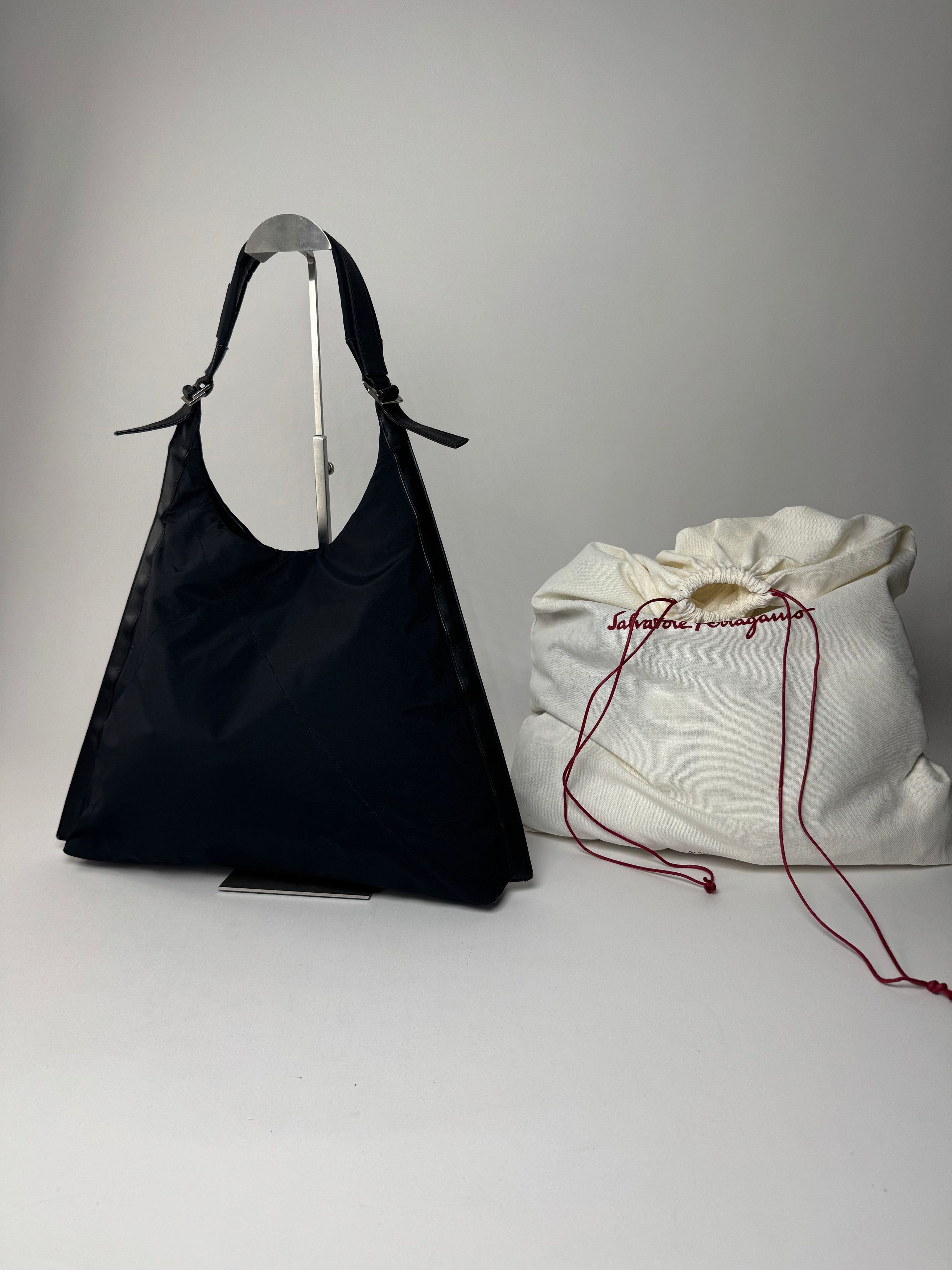 Salvatore Ferragamo Vintage Leather Neoprene Triangle Handbag Black Size ONE SIZE - 2 Thumbnail