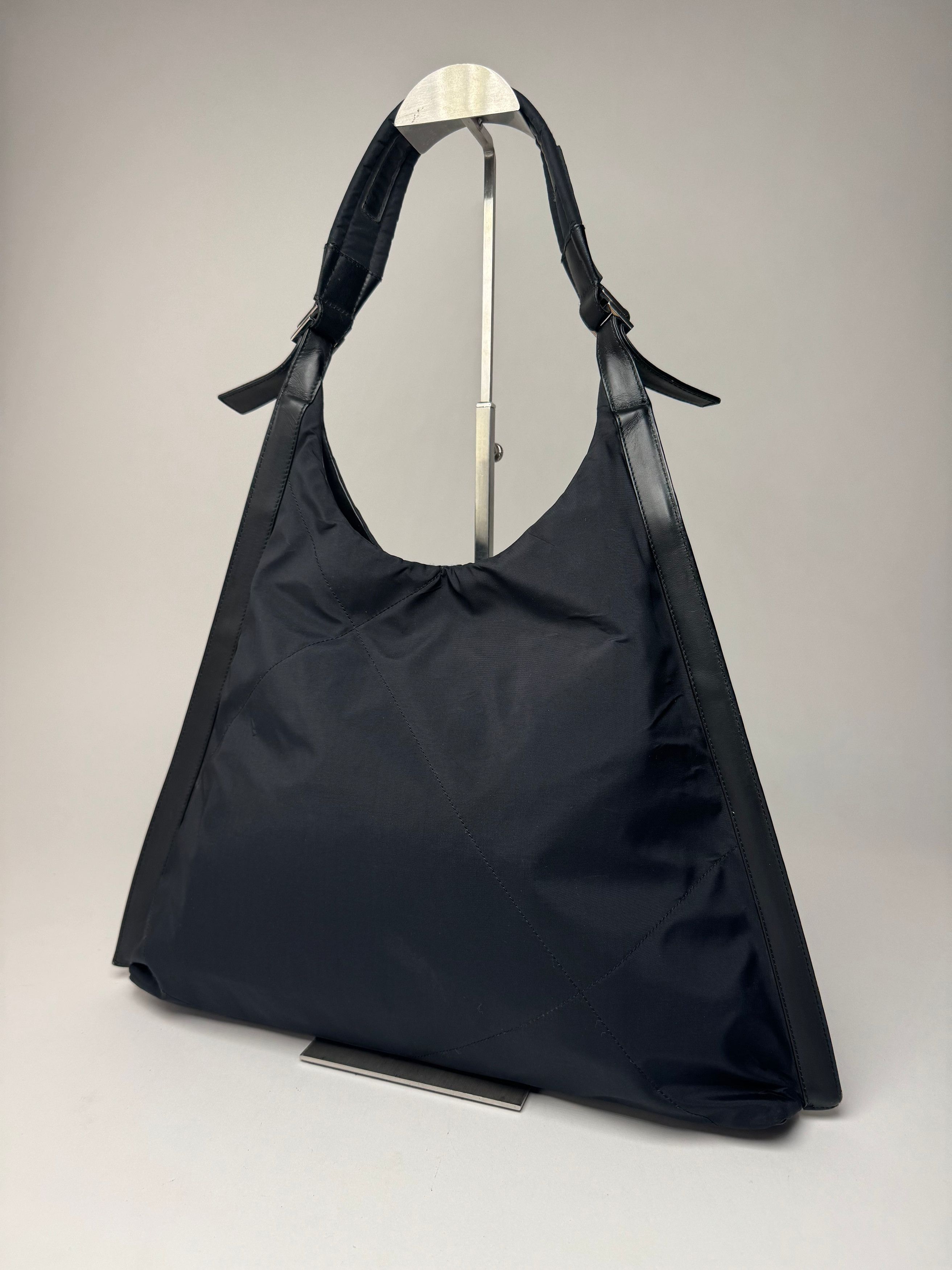 Salvatore Ferragamo Vintage Leather Neoprene Triangle Handbag Black Size ONE SIZE - 4 Thumbnail