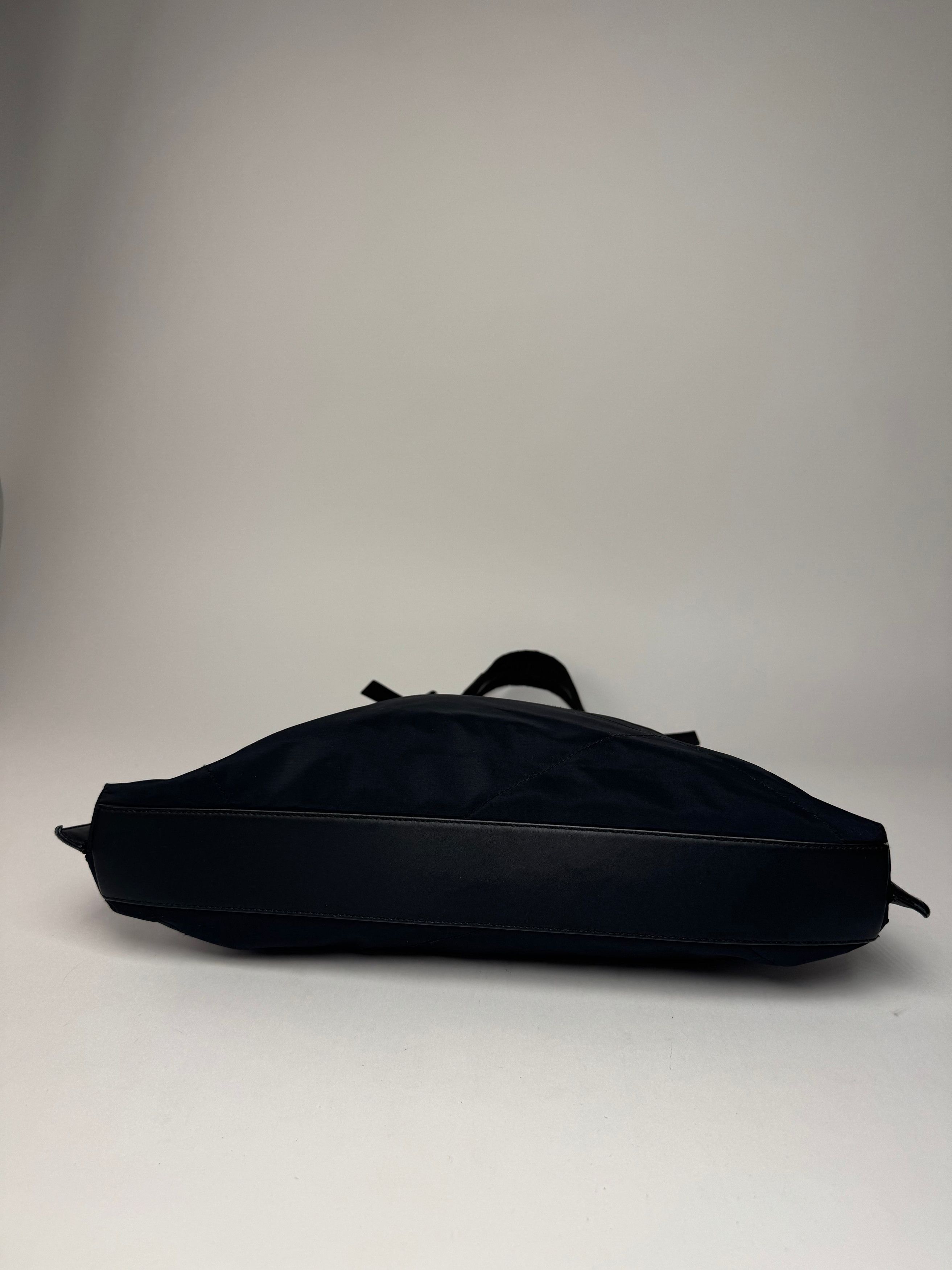 Salvatore Ferragamo Vintage Leather Neoprene Triangle Handbag Black Size ONE SIZE - 13 Thumbnail
