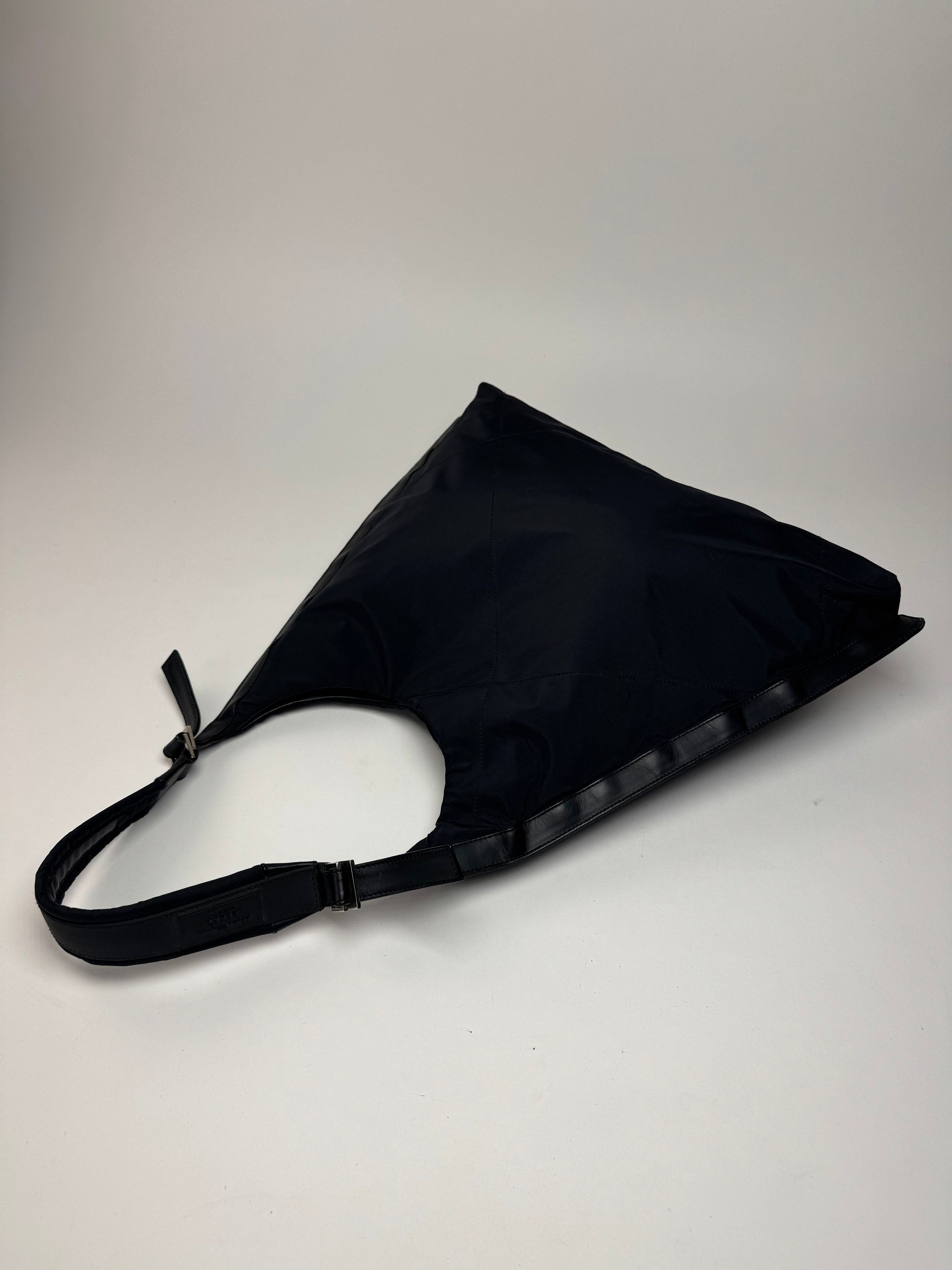 Salvatore Ferragamo Vintage Leather Neoprene Triangle Handbag Black Size ONE SIZE - 10 Thumbnail