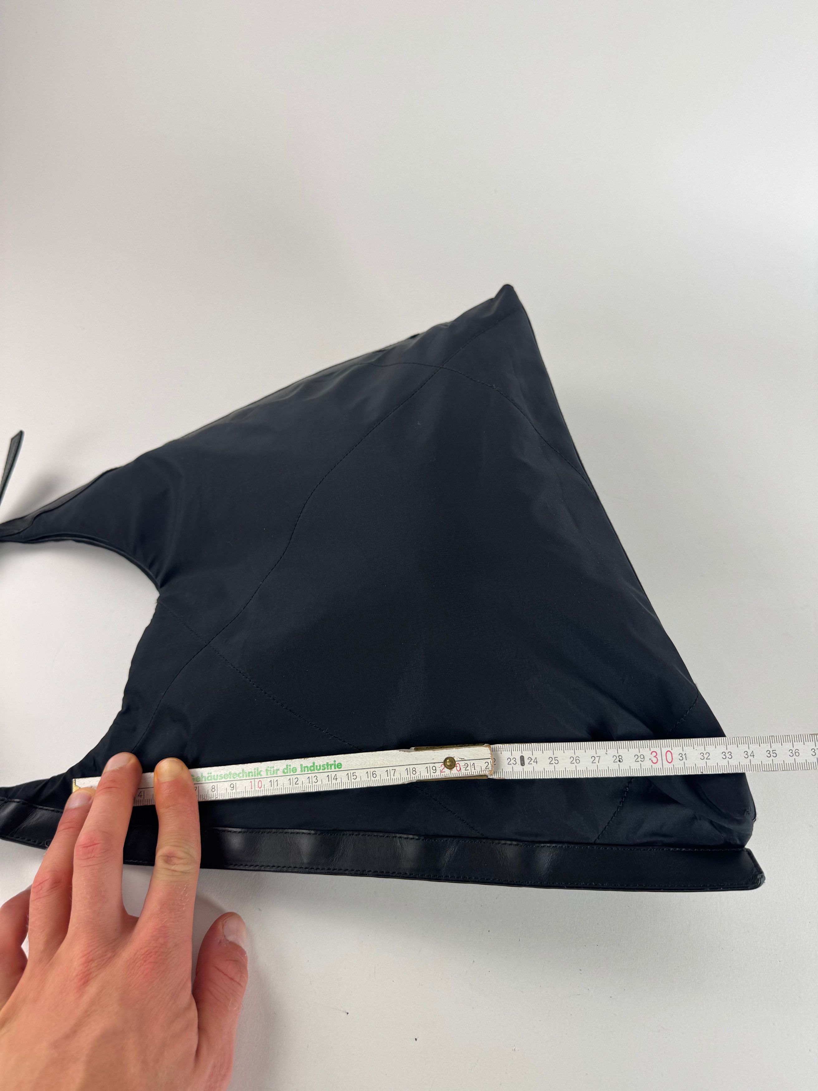 Salvatore Ferragamo Vintage Leather Neoprene Triangle Handbag Black Size ONE SIZE - 12 Thumbnail