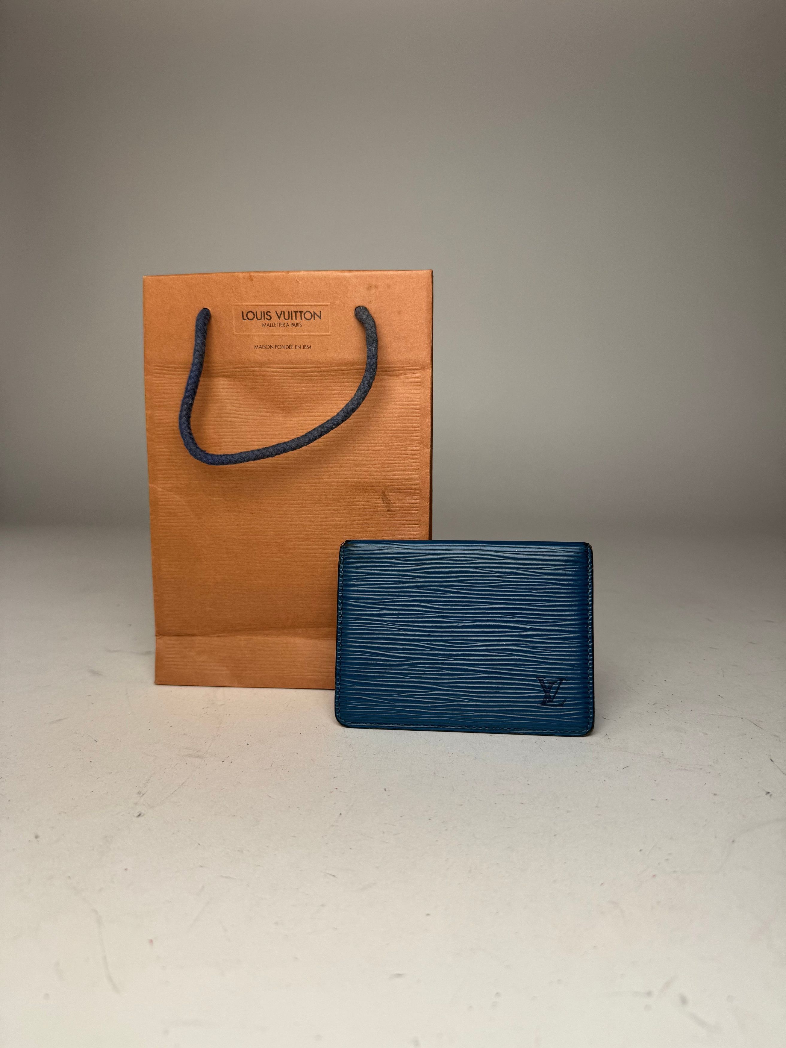 Louis Vuitton Vintage EPI Leather Card Holder Blue Size ONE SIZE - 4 Thumbnail
