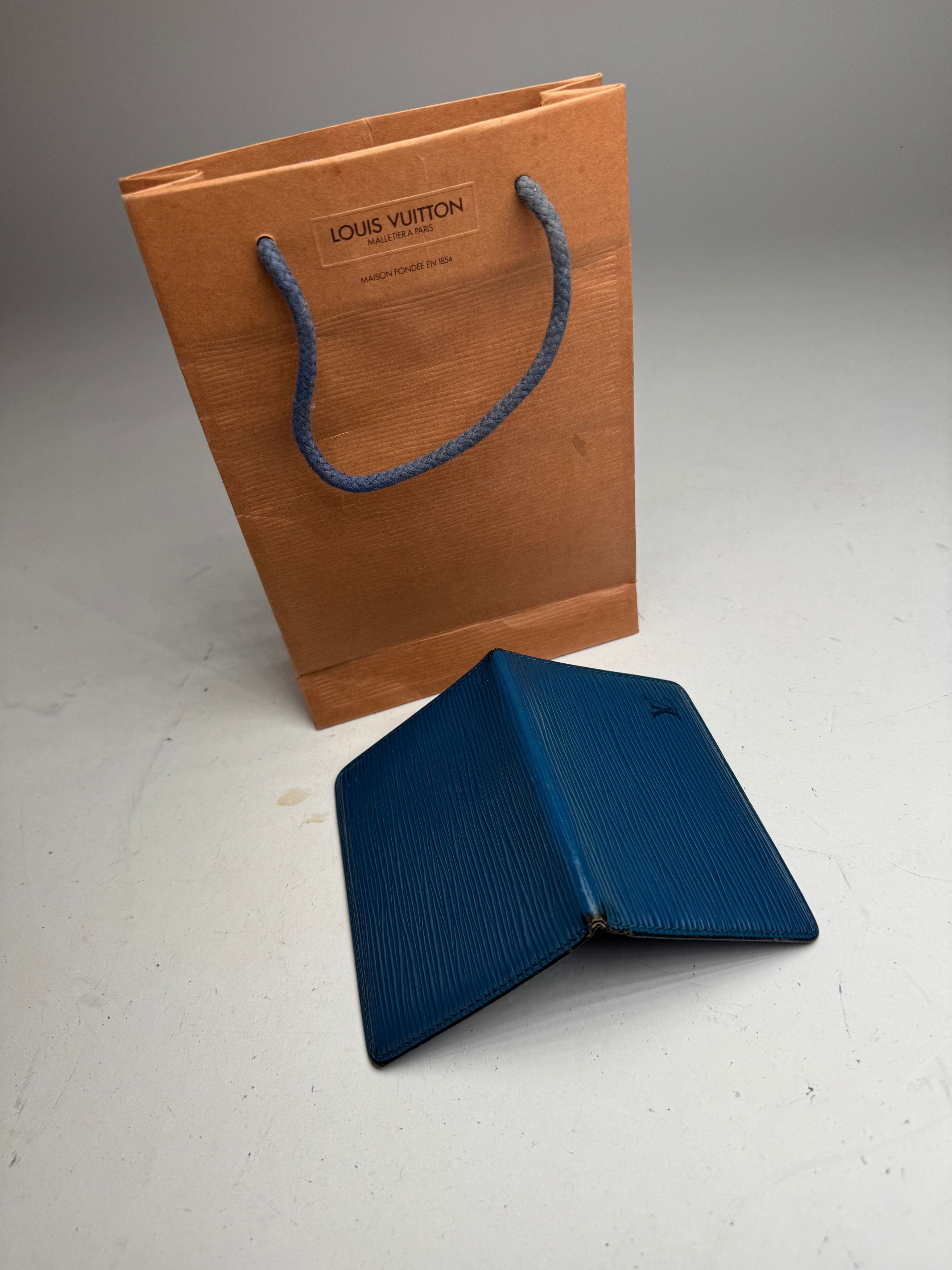 Louis Vuitton Vintage EPI Leather Card Holder Blue Size ONE SIZE - 3 Thumbnail