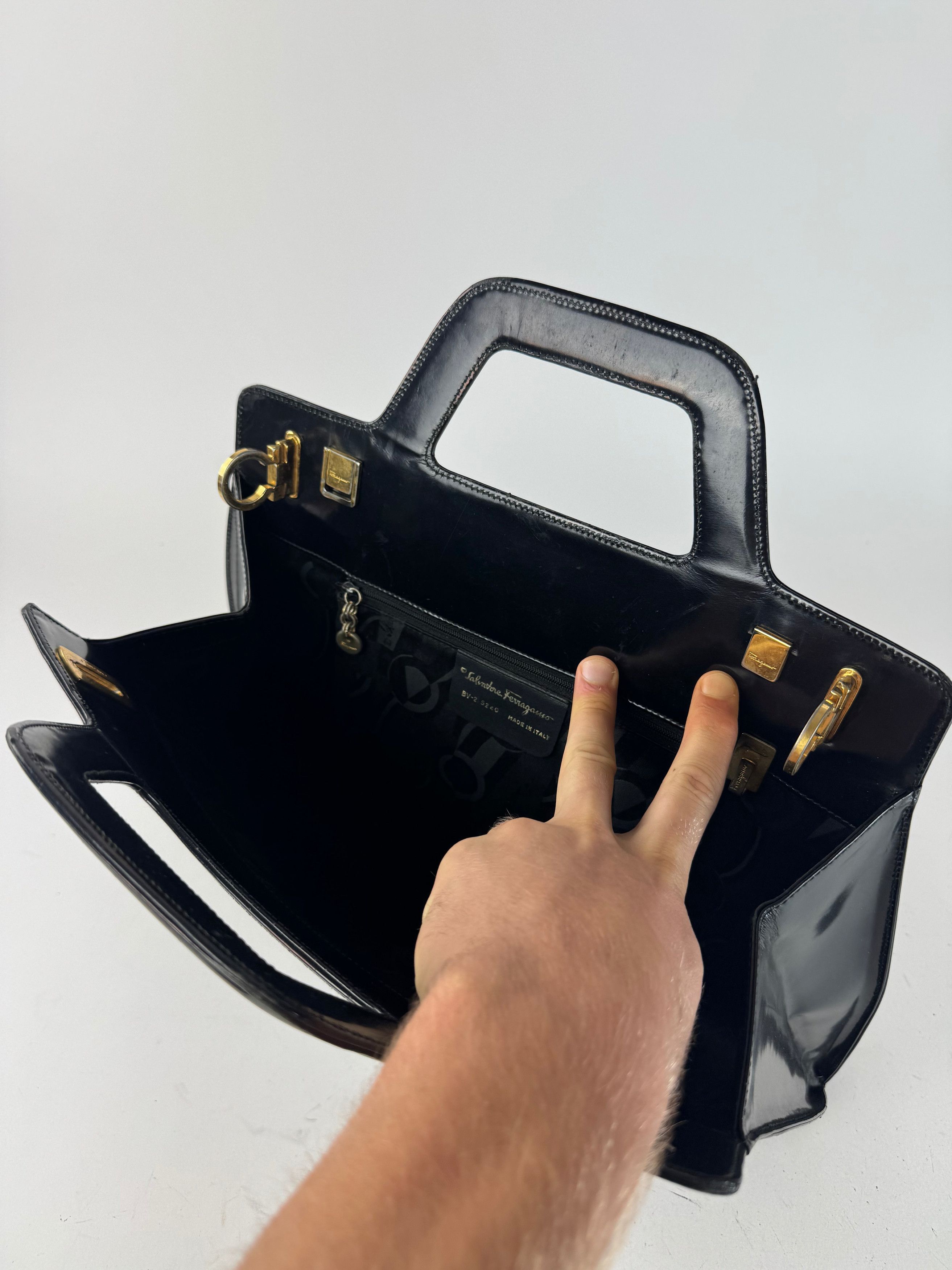 Salvatore Ferragamo Vintage Patent Leather Bag black Size ONE SIZE - 9 Thumbnail