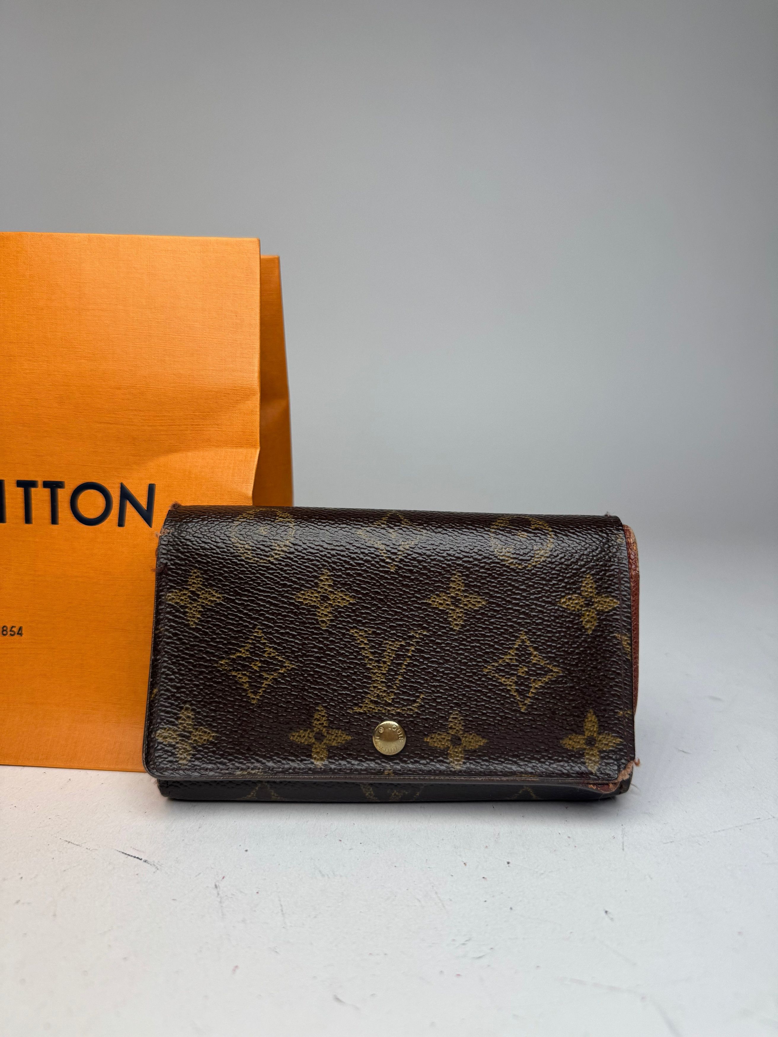 Louis Vuitton Vintage Monogram Leather Wallet Brown Size ONE SIZE - 8 Thumbnail