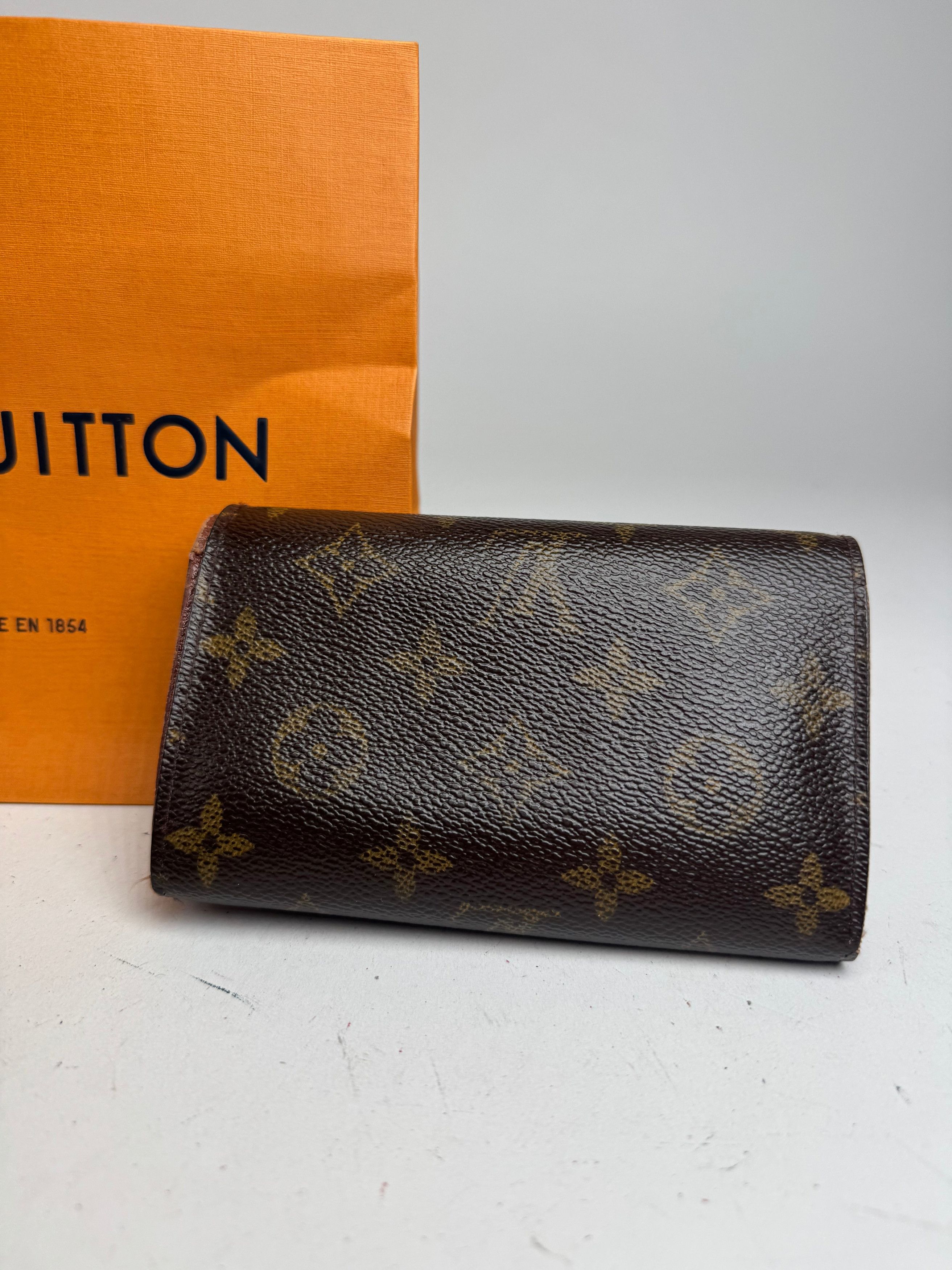 Louis Vuitton Vintage Monogram Leather Wallet Brown Size ONE SIZE - 9 Thumbnail