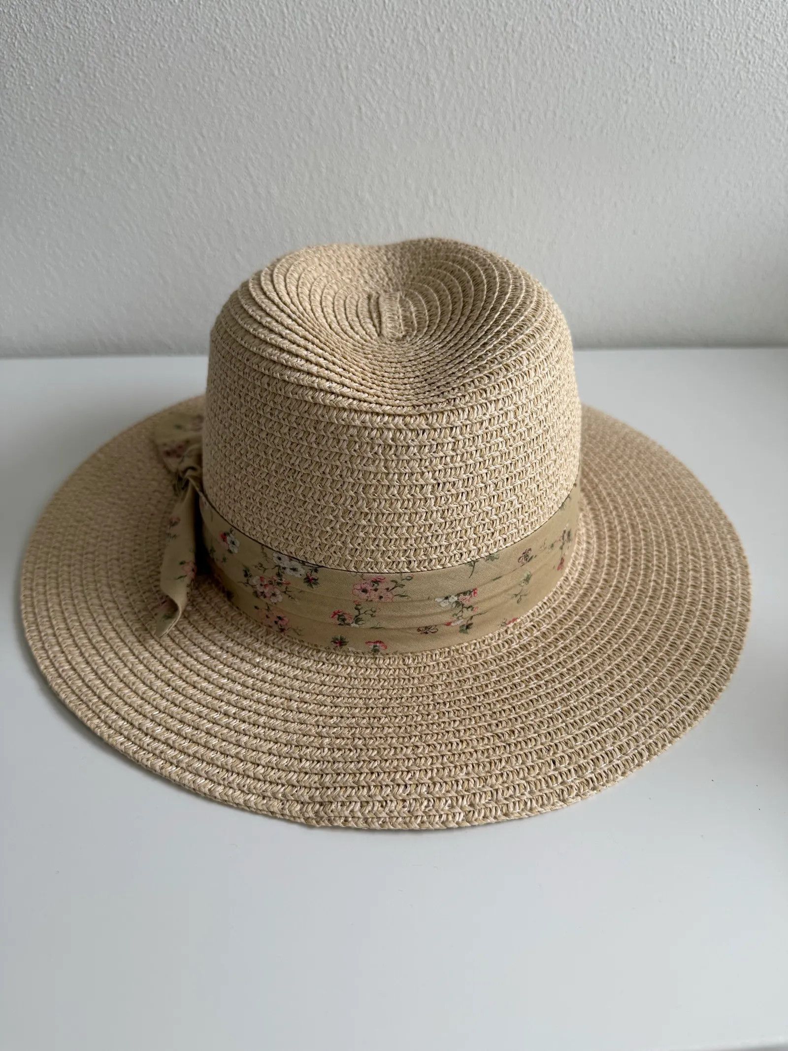 BADGLEY MISCHKA Checked Faux Fur Trim Bucket Hat NWT