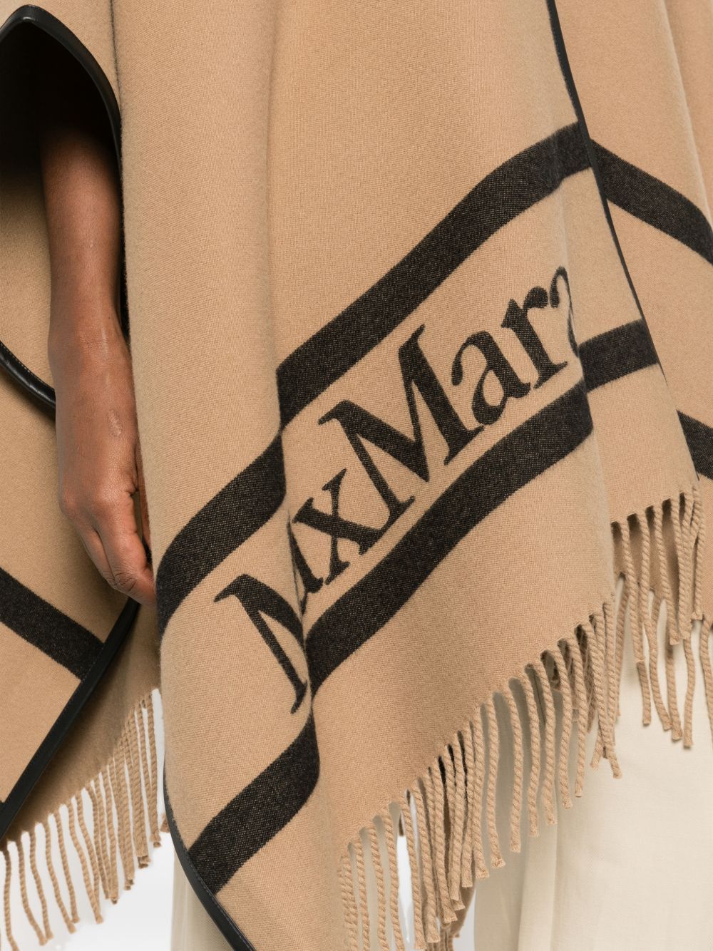 Max Mara WOOL CAPE Size M / US 6-8 / IT 42-44 - 5 Thumbnail