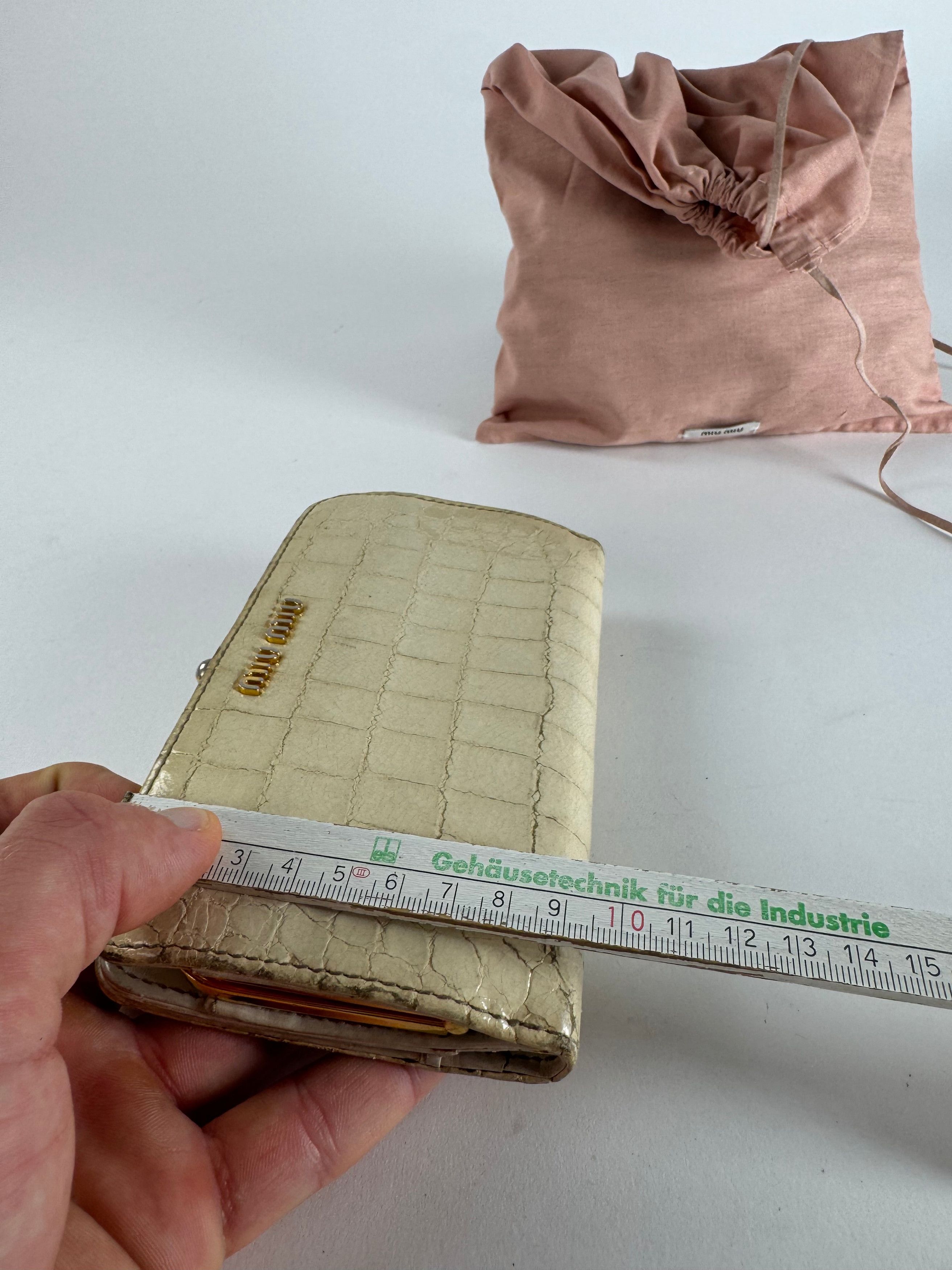 Miu Miu Vintage Leather Crocodile Emblossed White Size ONE SIZE - 8 Thumbnail