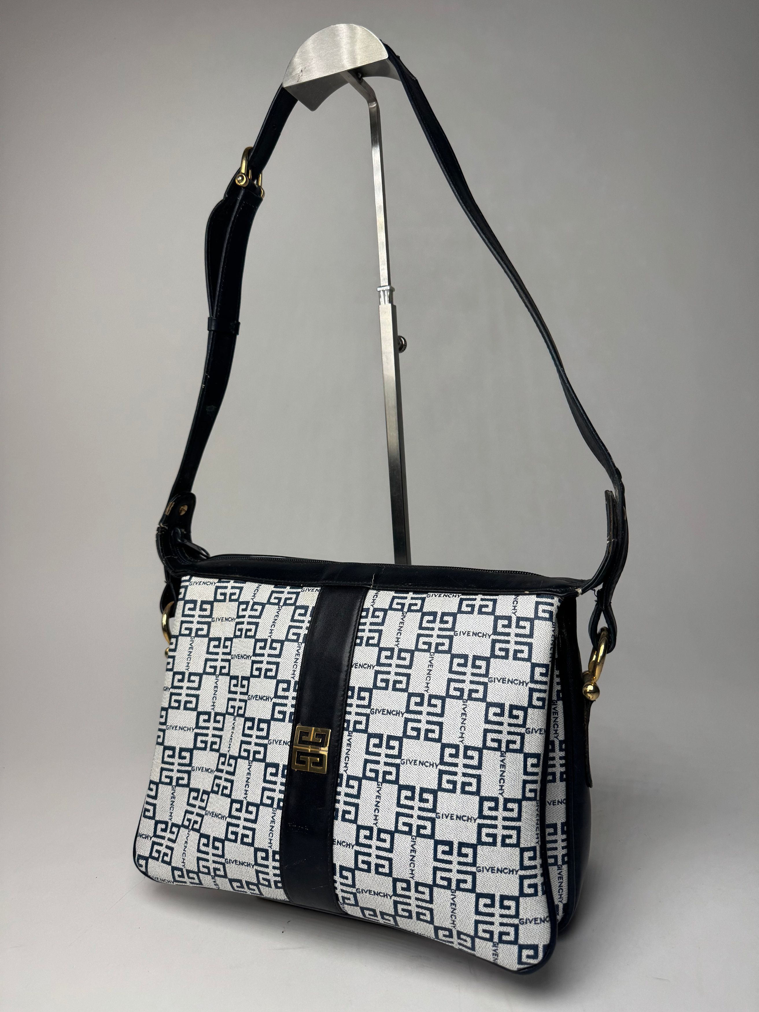 Givenchy Vintage 4G Leather Monogram Bag Navy White Size ONE SIZE - 5 Thumbnail