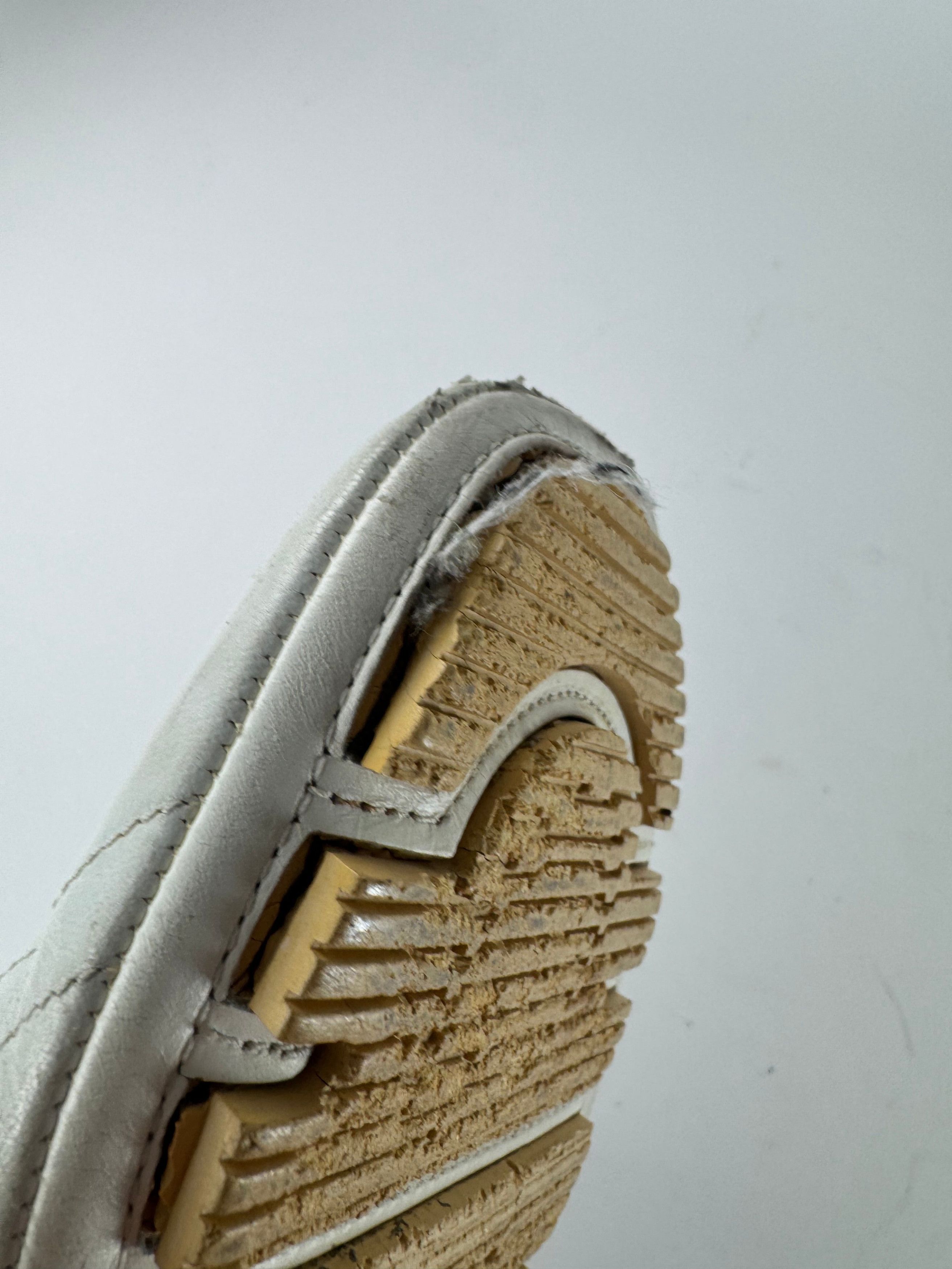 Gucci Vintage Monogram Sneaker White Beige EU38 Size US 7 / IT 37 - 6 Thumbnail