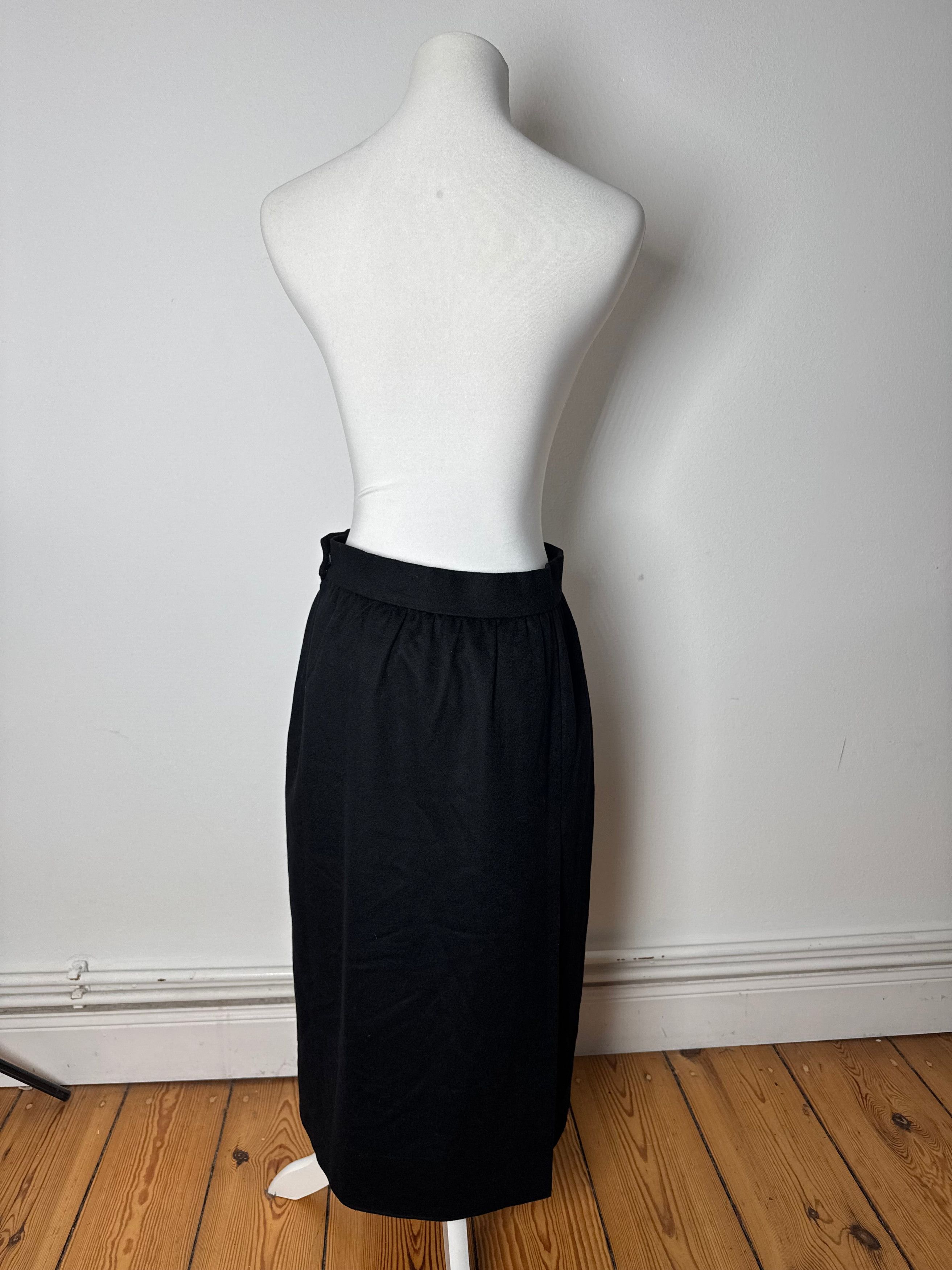 Givenchy Vintage Guvenchy Skirt Black M Size 30" / US 8 / IT 44 - 3 Thumbnail
