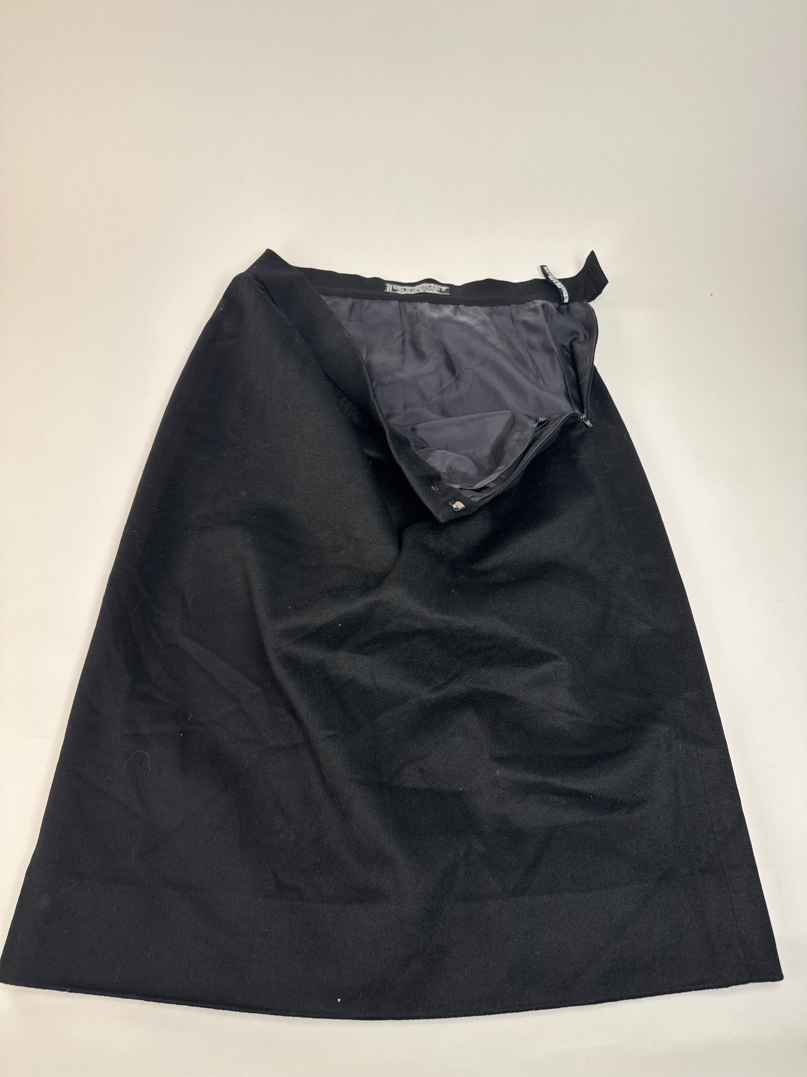 Givenchy Vintage Guvenchy Skirt Black M Size 30" / US 8 / IT 44 - 11 Thumbnail