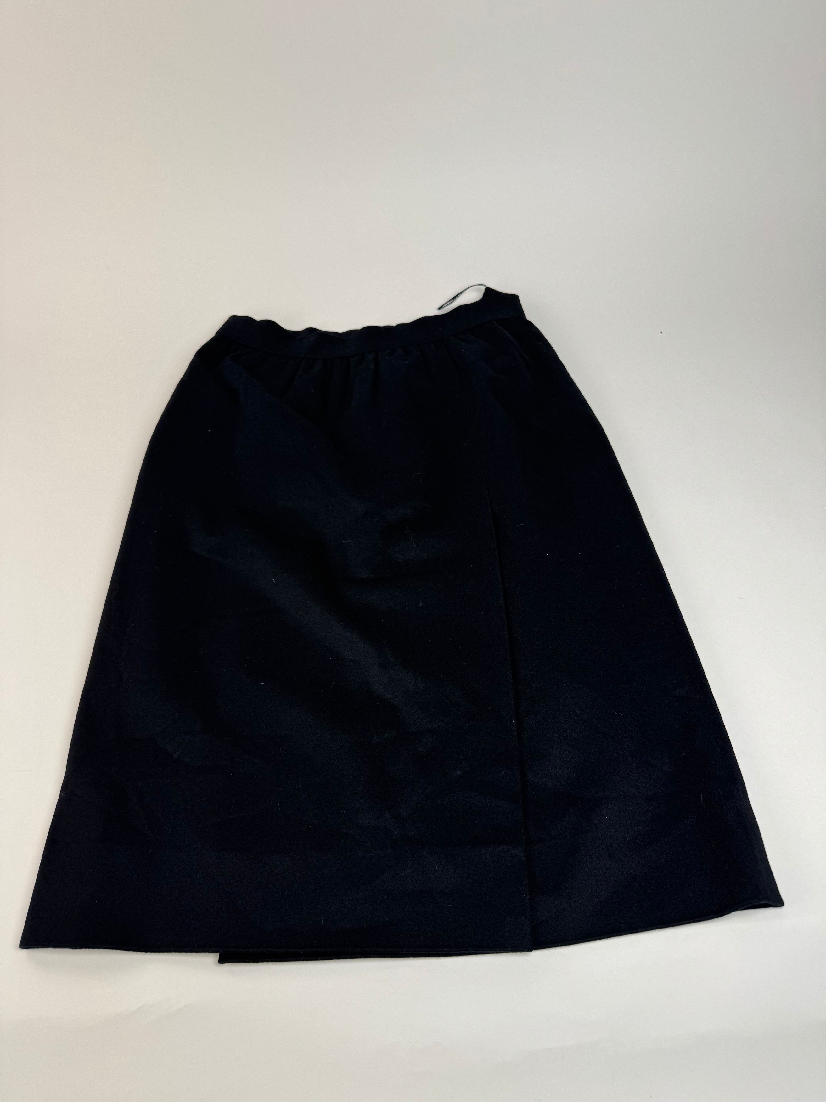 Givenchy Vintage Guvenchy Skirt Black M Size 30" / US 8 / IT 44 - 8 Thumbnail