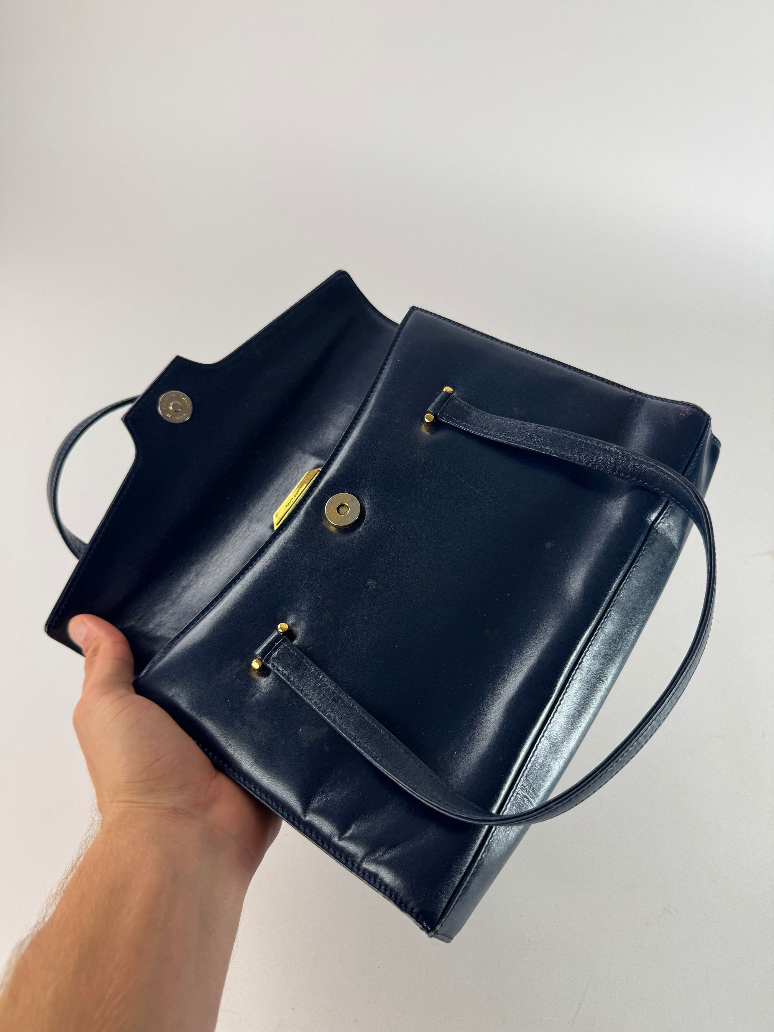 Givenchy Vintage Leather Handbag Navy Size ONE SIZE - 3 Thumbnail