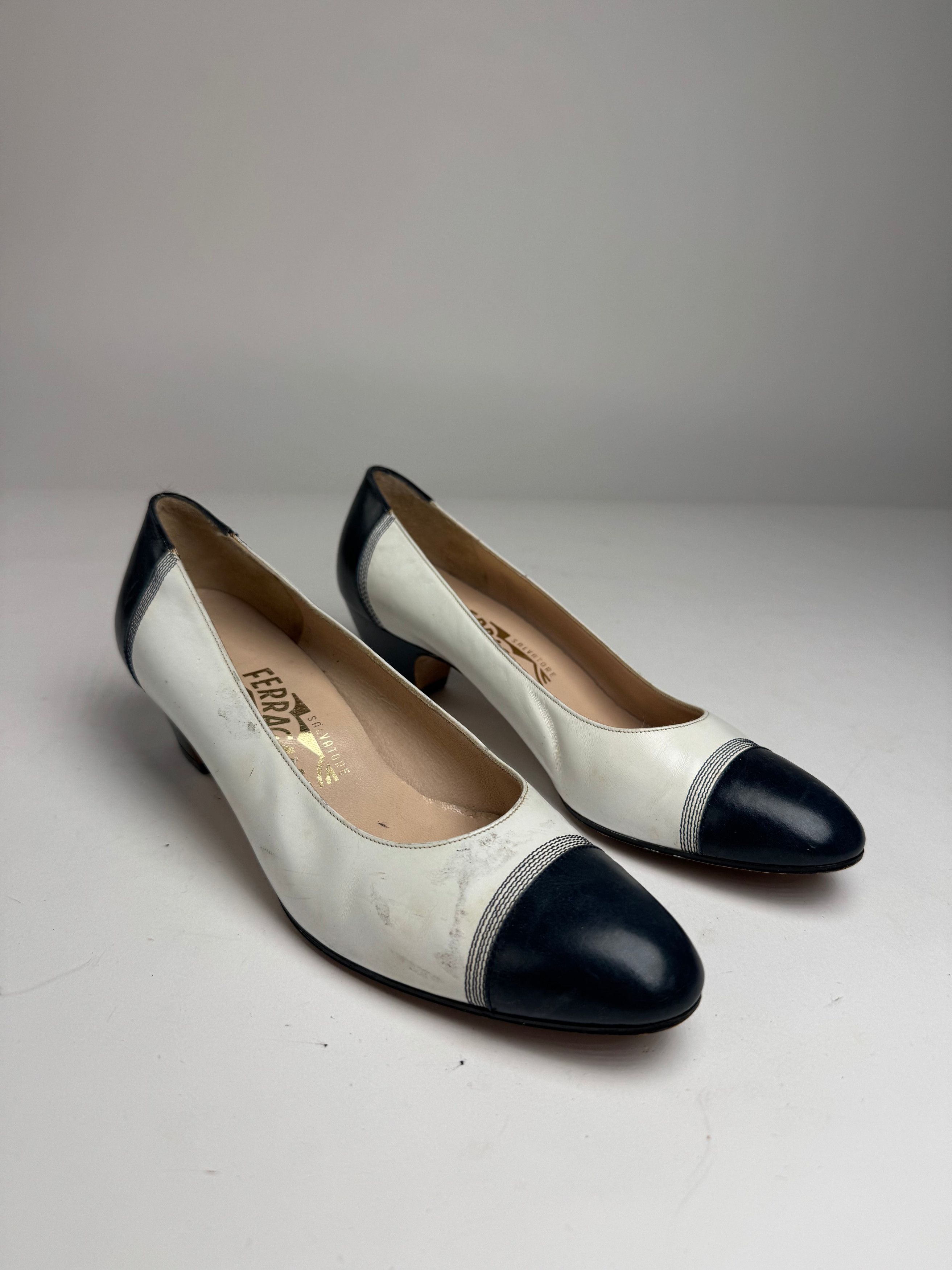 Salvatore Ferragamo Vintage Leather Pumps Navy White Size US 5 / IT 35 - 3 Thumbnail