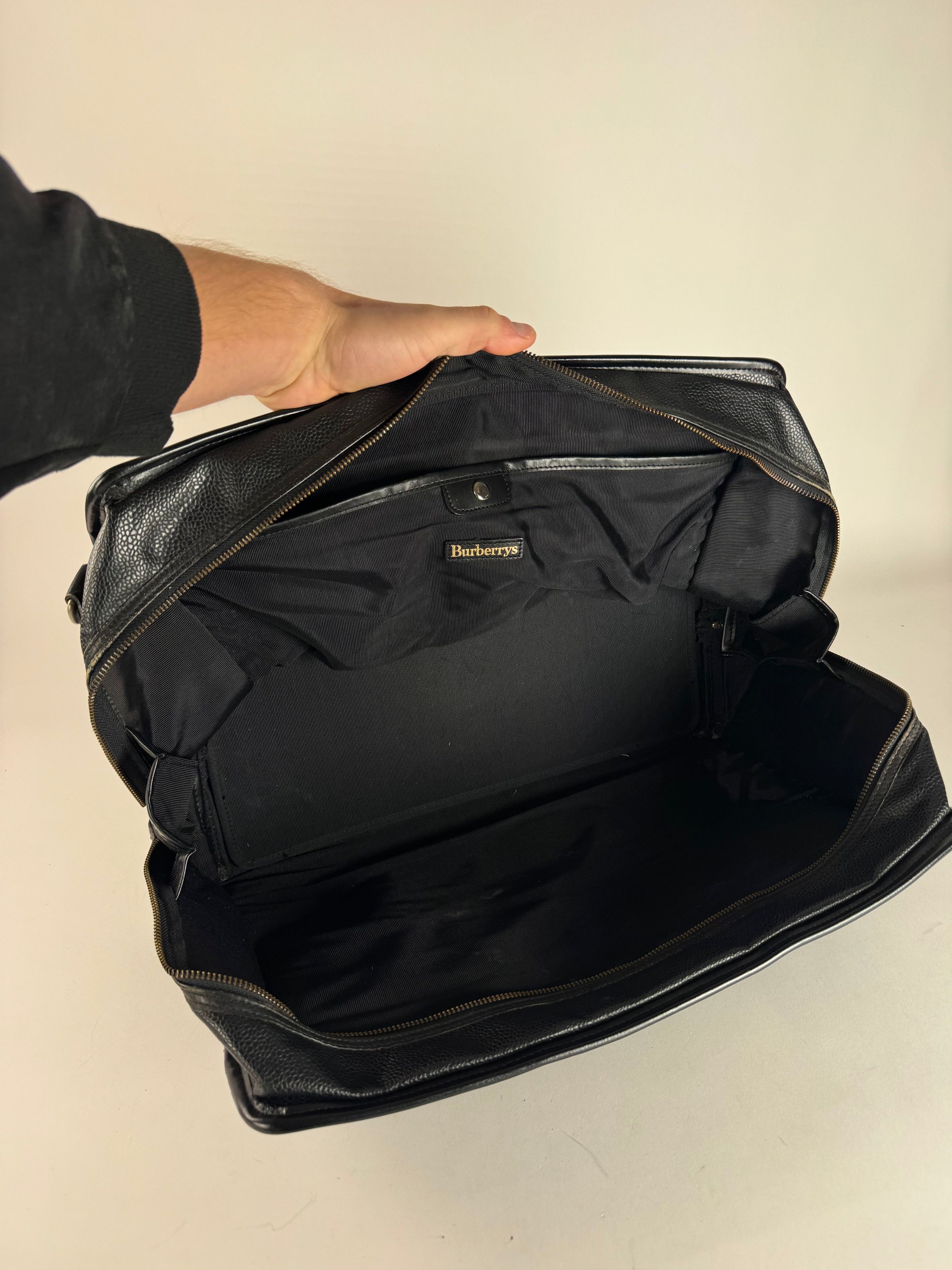 Burberry Vintage Leather Duffel Bag Black Size ONE SIZE - 5 Thumbnail