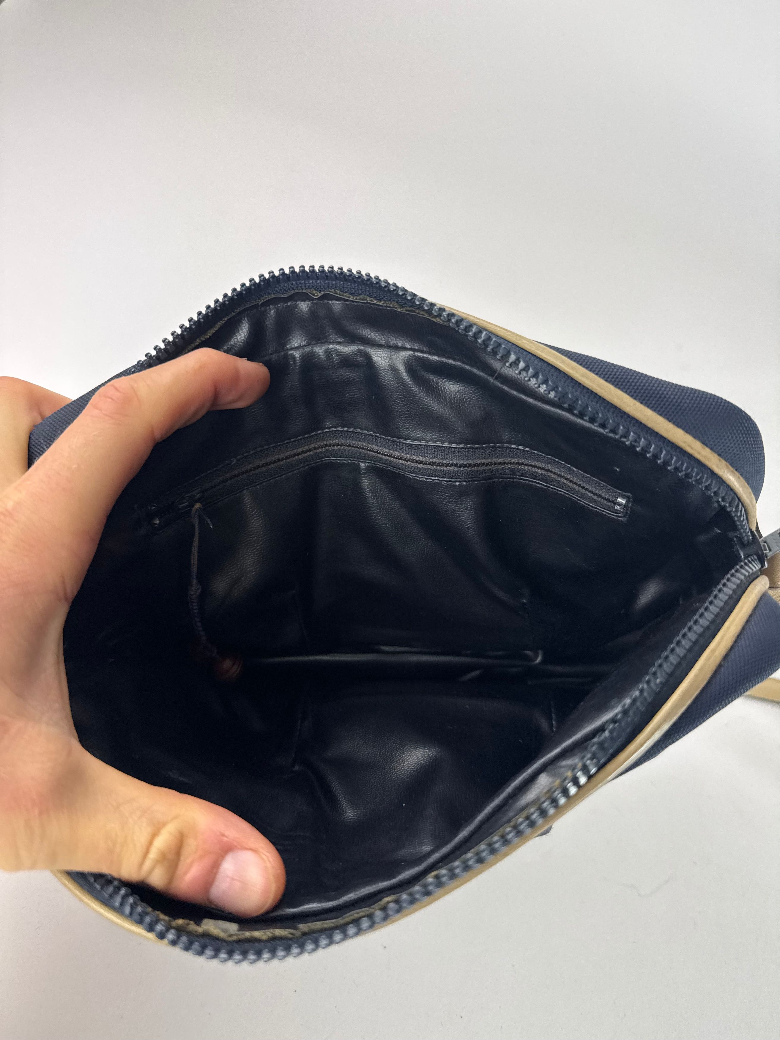 Celine Vintage Triomphe Shoulder Leather Polyester Bag Navy Gold Size ONE SIZE - 3 Thumbnail