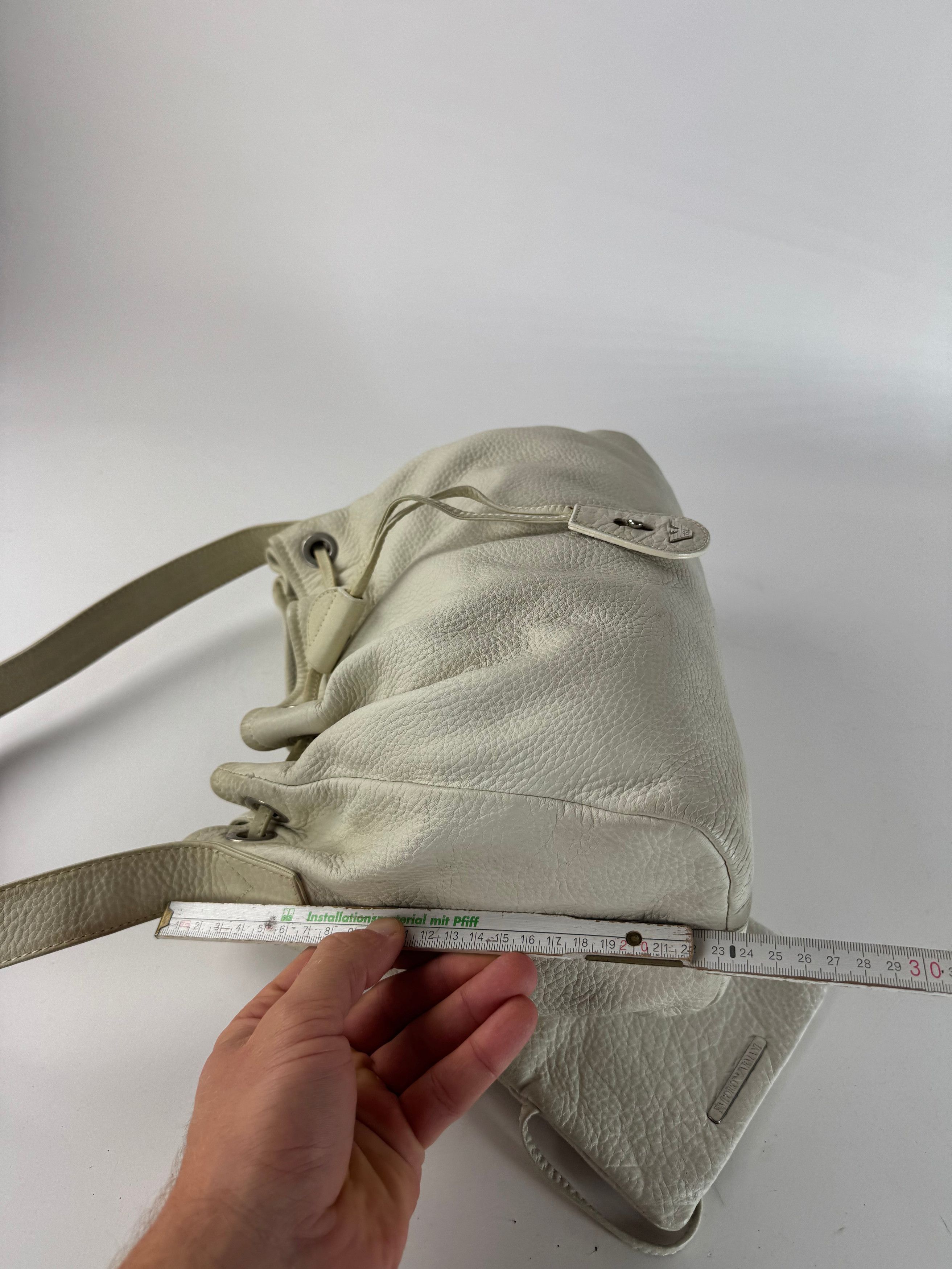 Emporio Armani Vintage Leather Bucket Bag White Size ONE SIZE - 12 Thumbnail