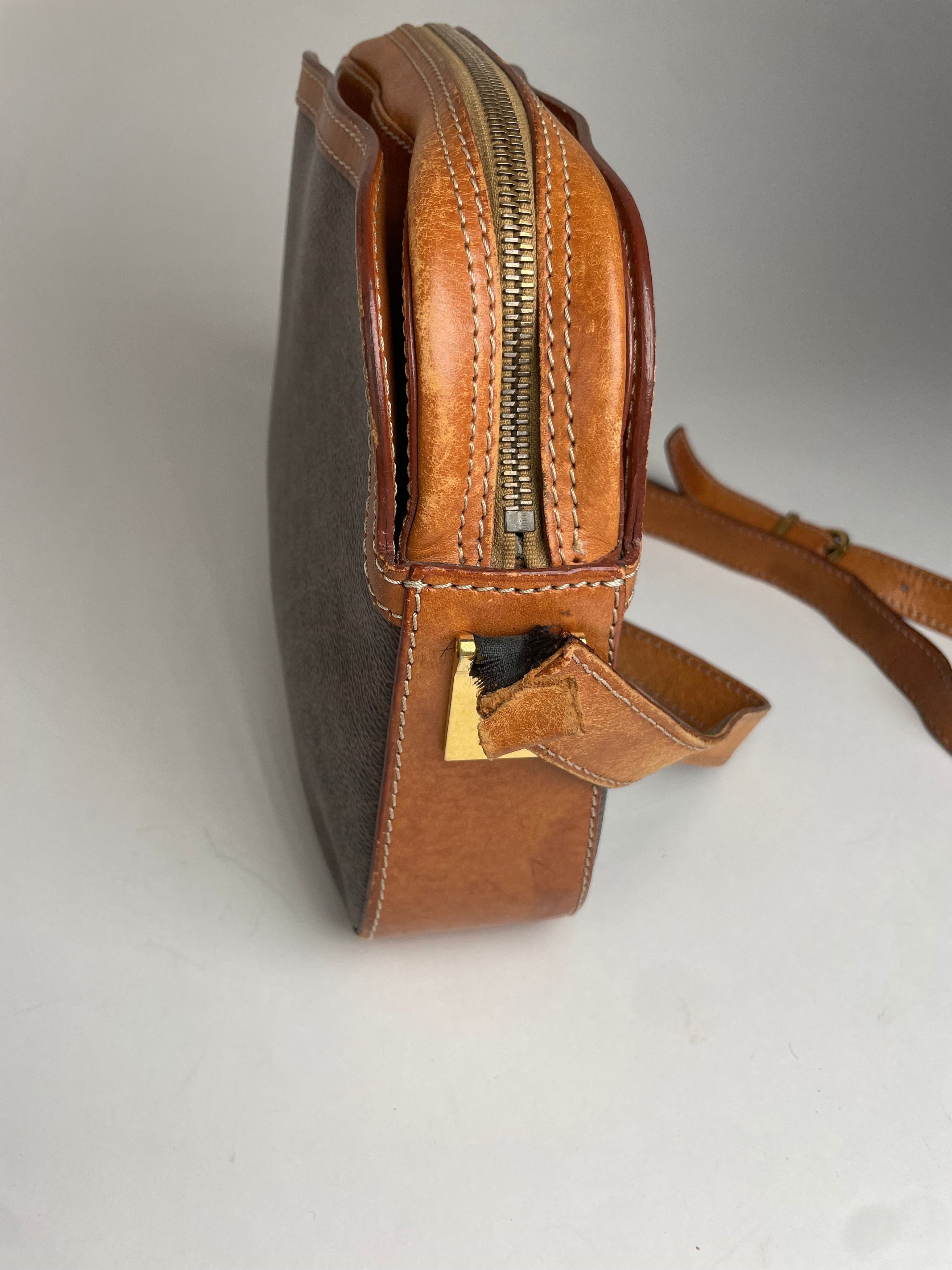 Celine Vintage Paris Triomphe Monogram Leather Shoulder Bag brown Size ONE SIZE - 9 Thumbnail